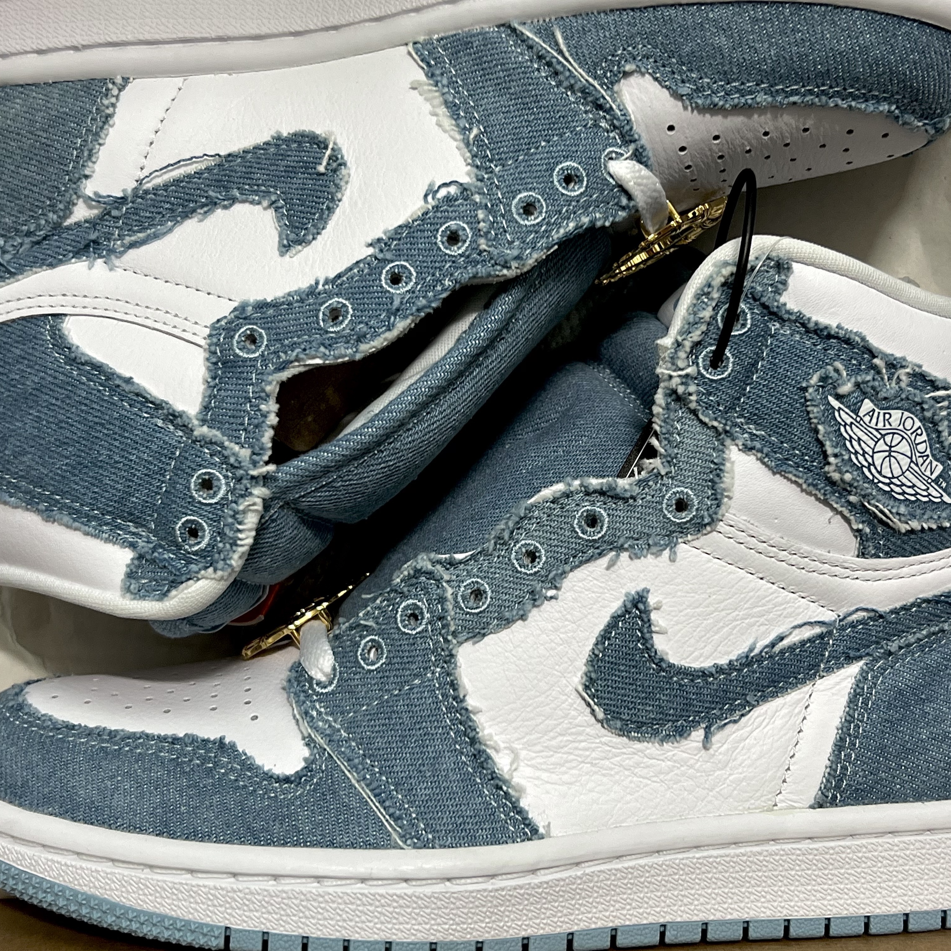 (W) Jordan 1 Retro High OG Denim 착용 스타일 - 1