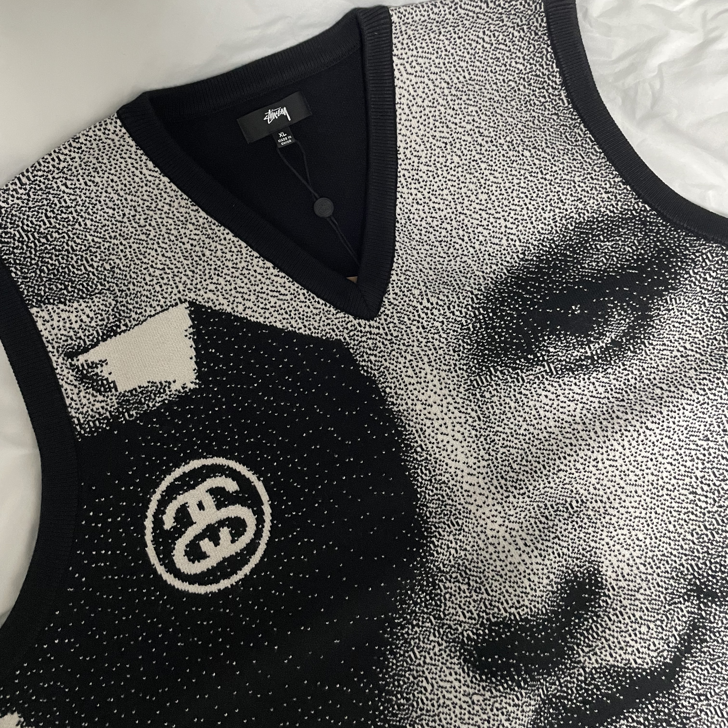 Stussy Photo Jacquard Vest Black 착용 스타일