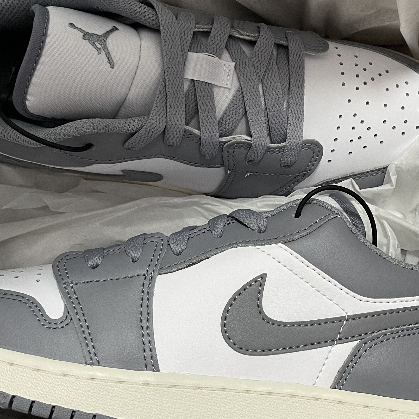 (GS) Jordan 1 Low Stealth and White 착용 스타일