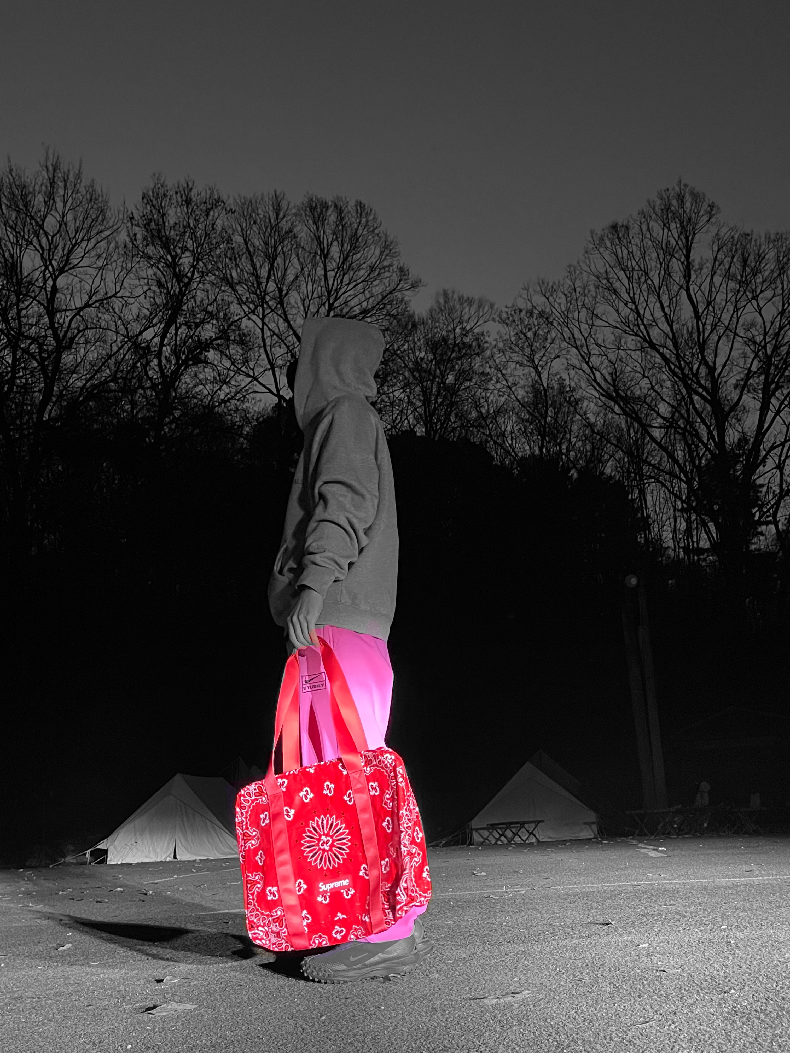 Supreme Bandana Tarp Small Duffle Bag Red - 21SS, Nike x Stussy NRG Washed Fleece Pants Lotus PInk (DO5296-670) 착용 스타일 - 5