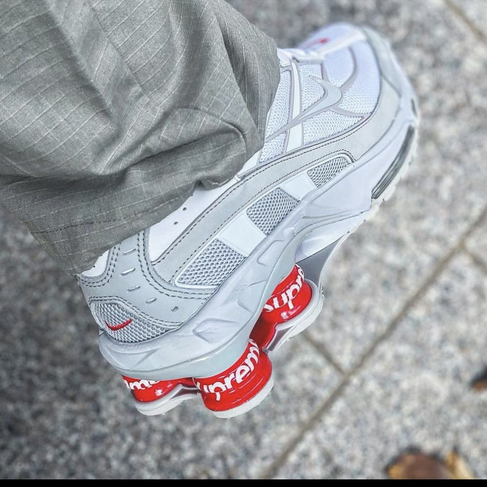 Nike x Supreme Shox Ride 2 SP White 착용 스타일 - 2
