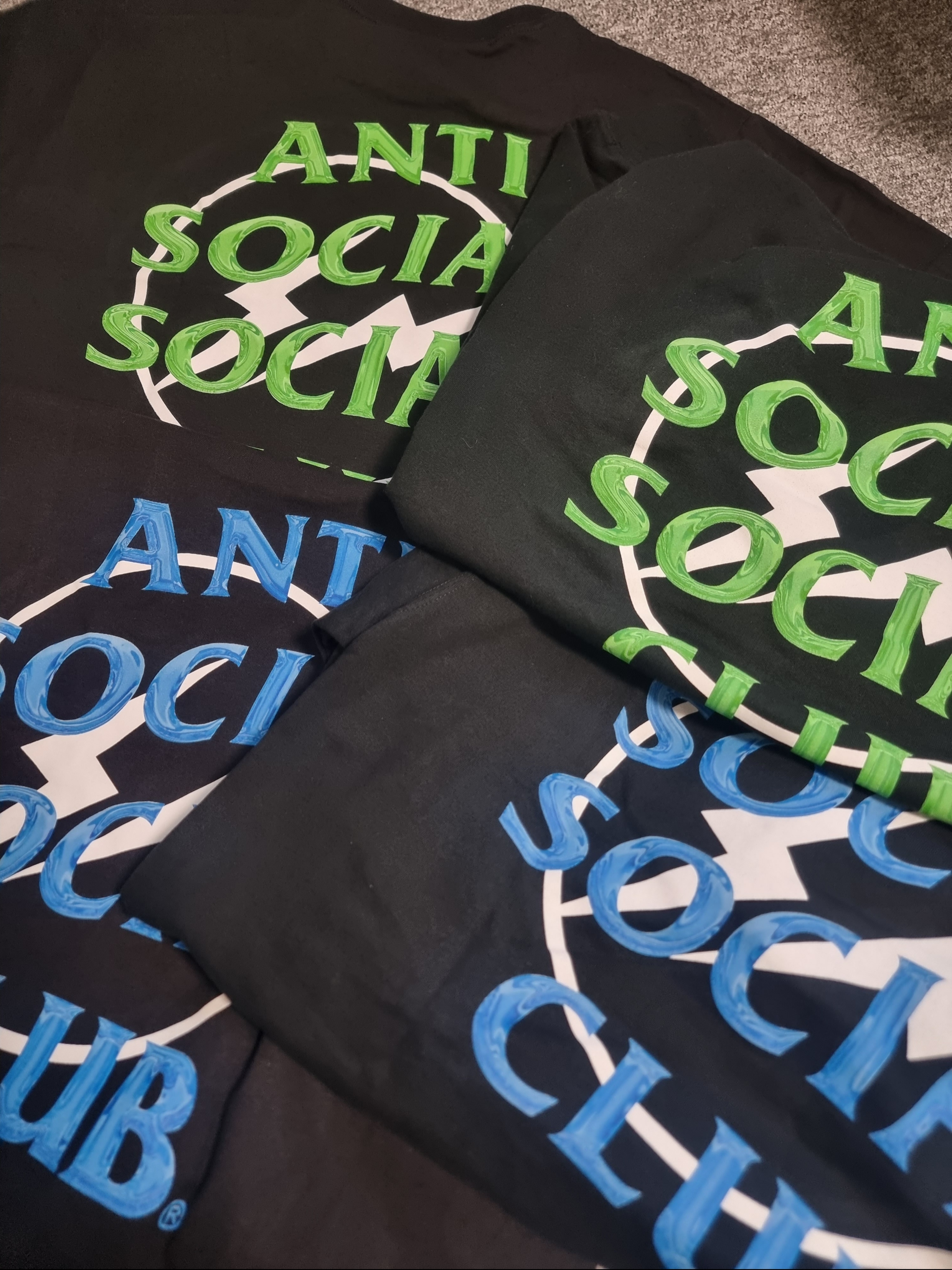 Anti Social Social Club x Fragment Precious Petals Hoodie Black Blue, Anti Social Social Club x Fragment Precious Petals Hoodie Black Green μ°©μ© μ€νμΌ
