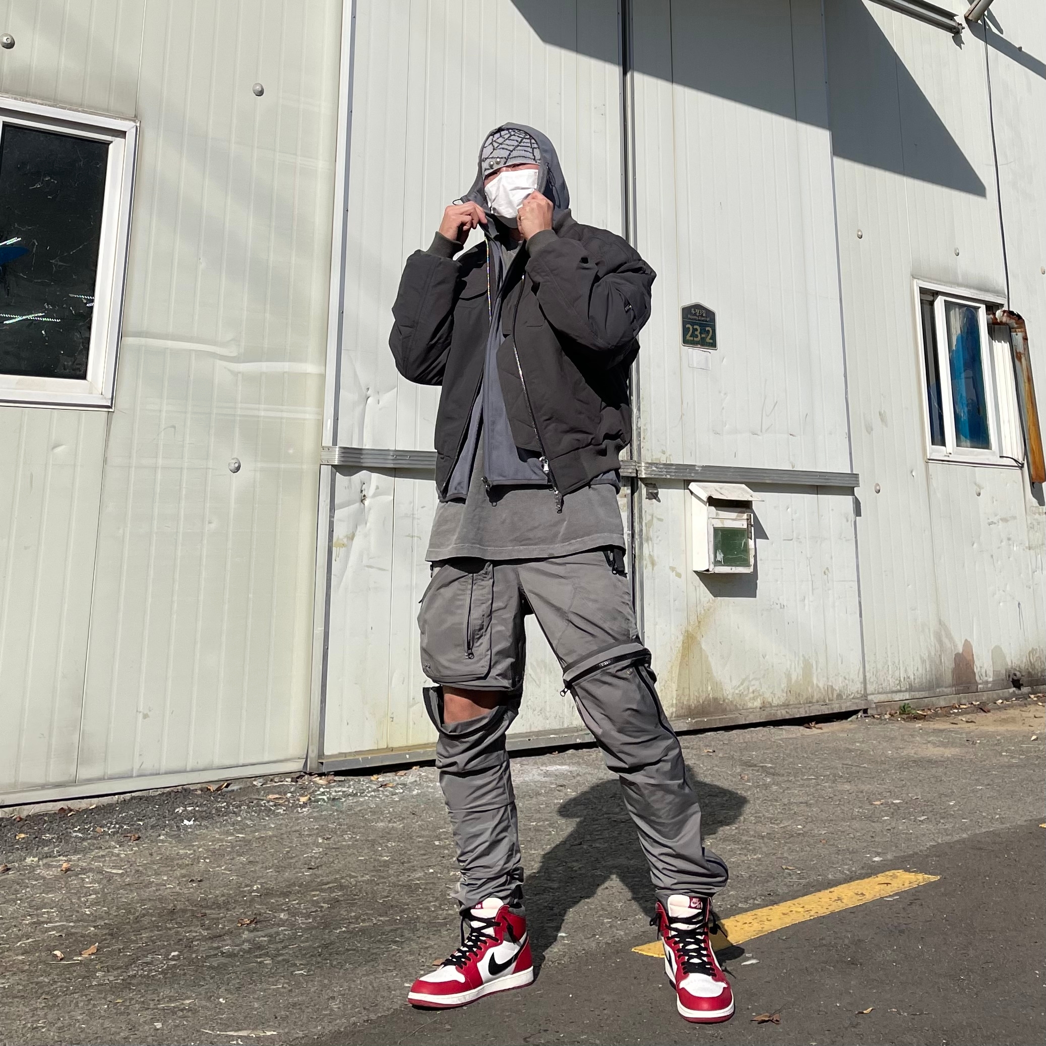 Undermycar Ababell Multi Flap Oversized Bomber Balsam Green - 22SS, Jordan 1 Retro High OG Chicago 2022 착용 스타일 - 3