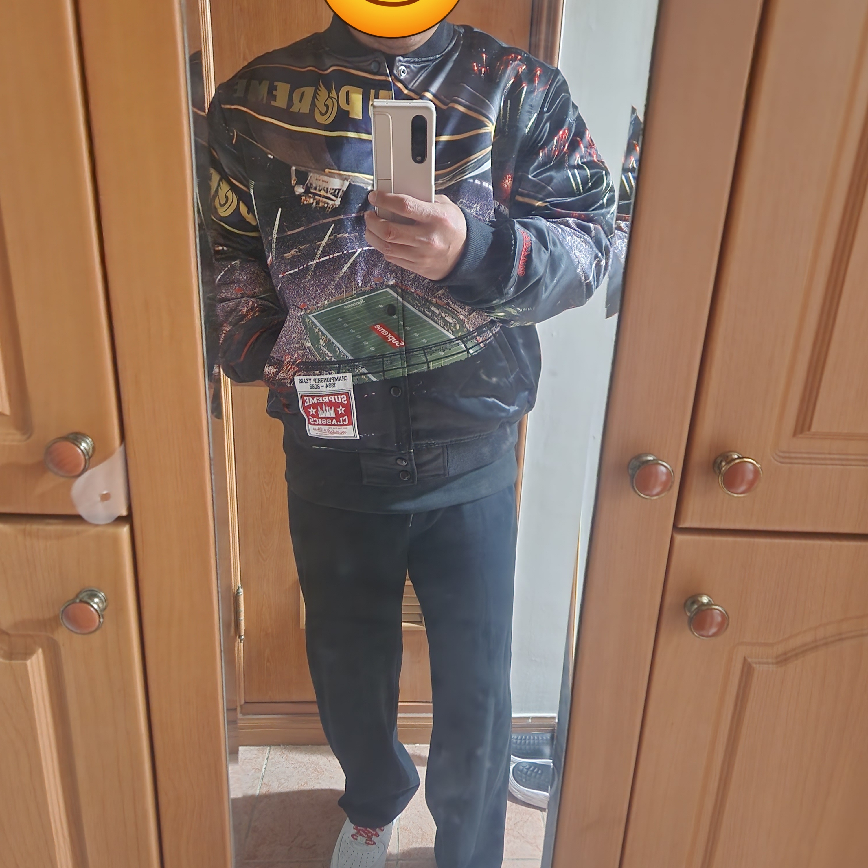 Supreme x Stone Island Reactive Ice Camo Ripstop Camp Cap Red - 22SS, Supreme Mitchell & Ness Stadium Satin Varsity Jacket Black - 22SS 착용 스타일 - 2