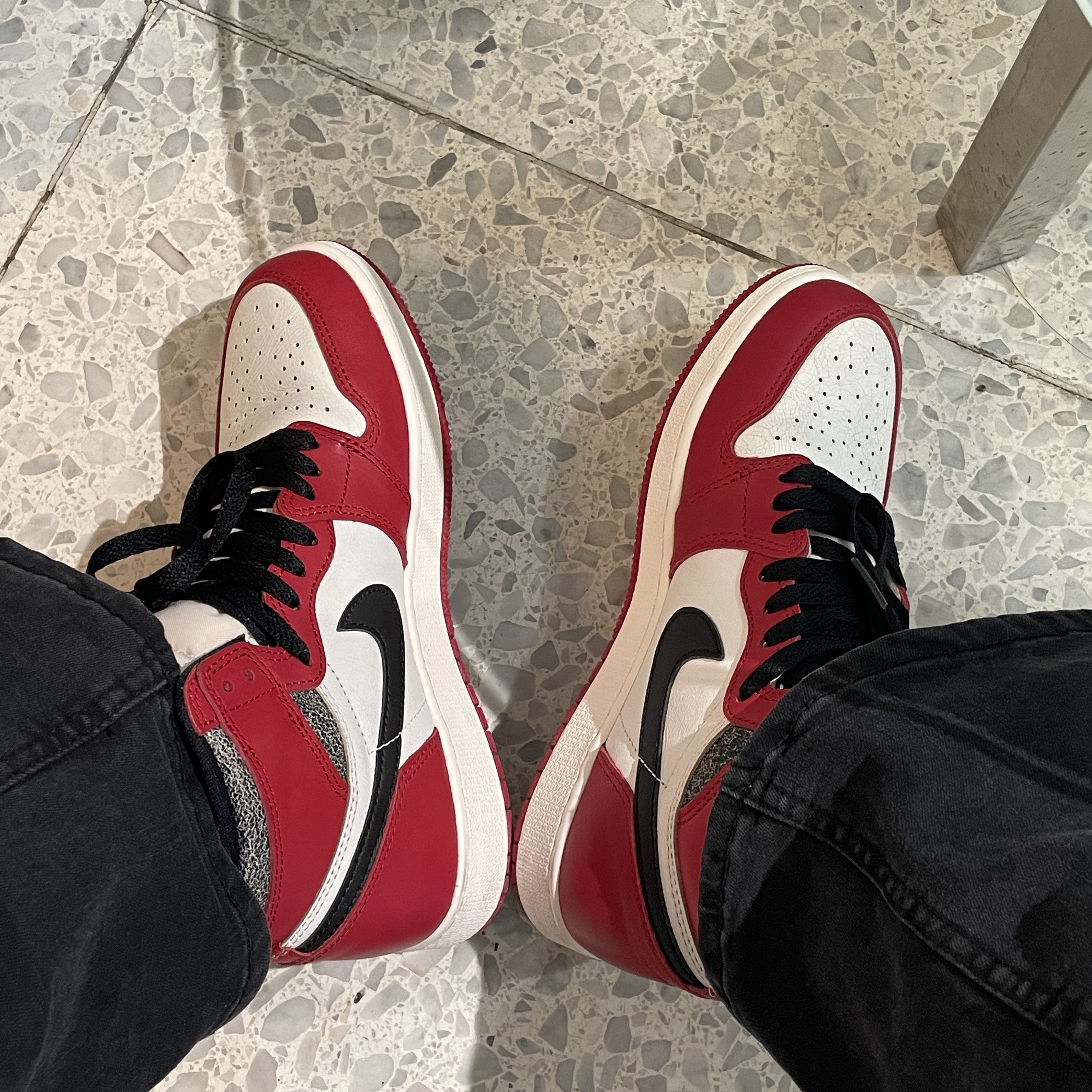 Jordan 1 Retro High OG Chicago 2022, (GS) Jordan 1 Retro High OG Chicago 2022 착용 스타일 - 2