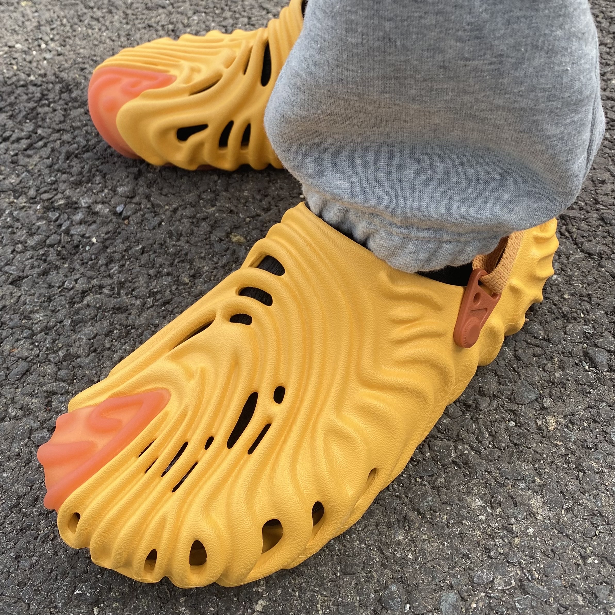 Crocs x Salehe Bembury Pollex Clog Cobbler 착용 스타일