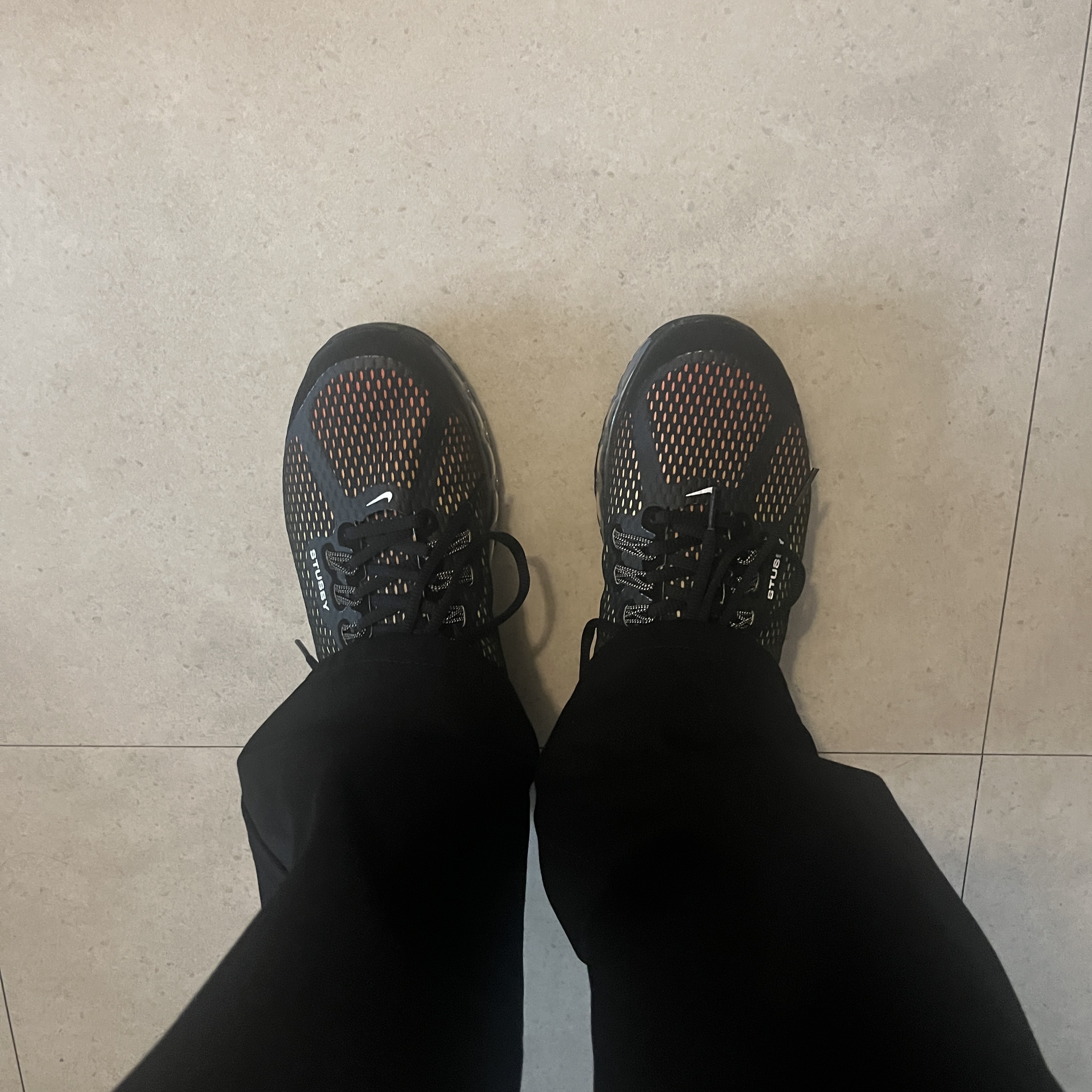 Nike x Stussy Air Max 2013 Black 착용 스타일 - 3