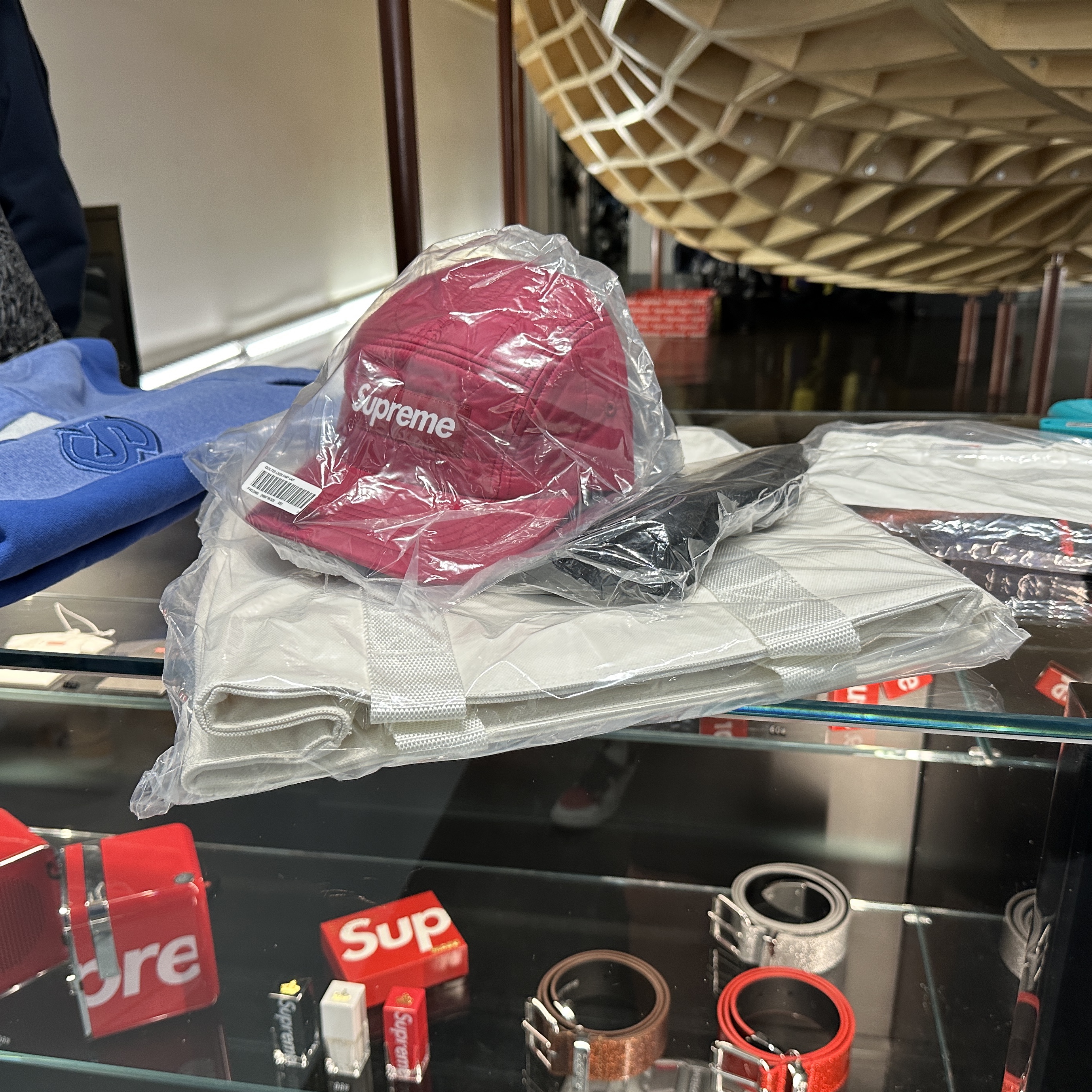 Supreme Quilted Liner Camp Cap Red - 22FW 착용 스타일