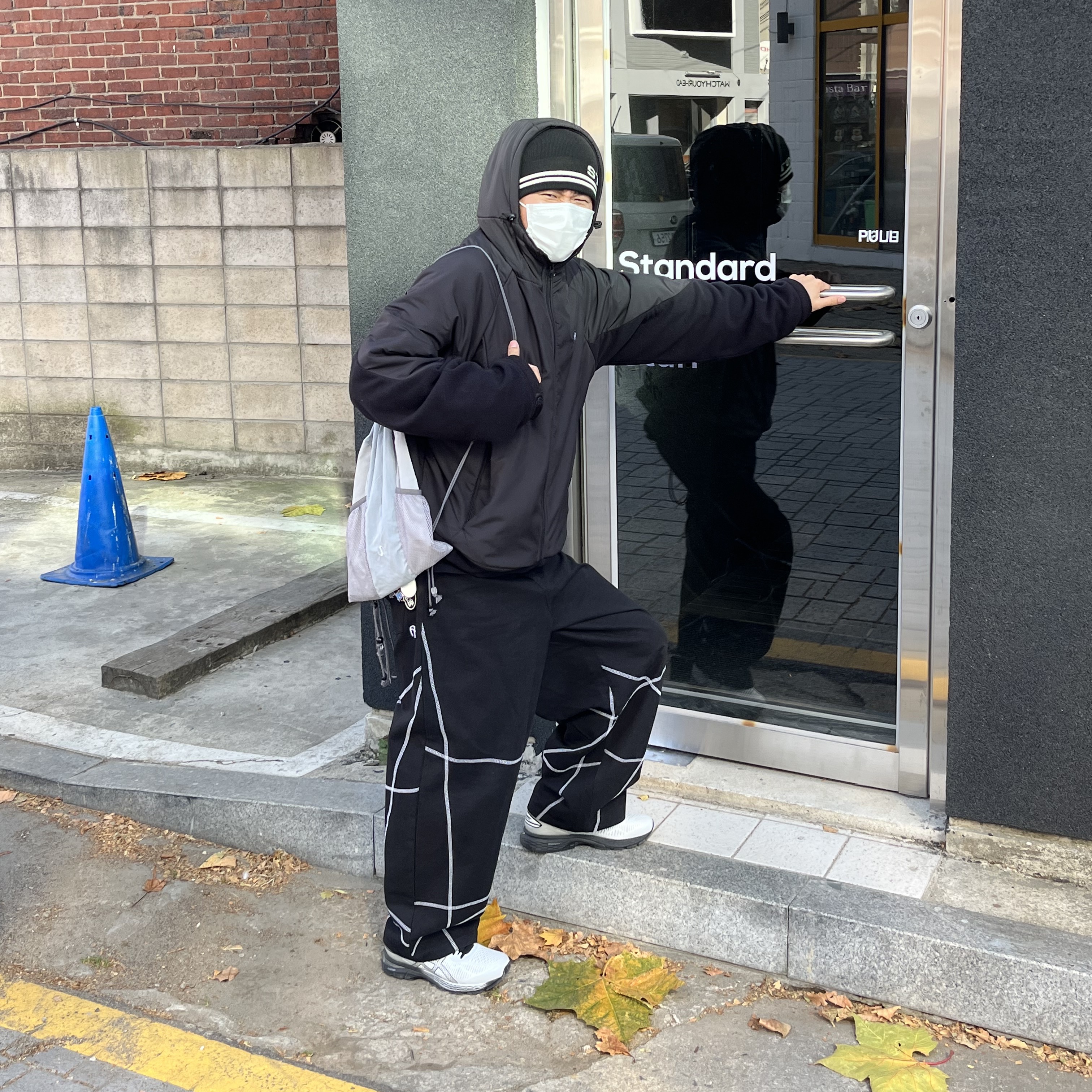 Sansan Gear Fleece Jacket Black - 22FW, Stussy Jacquard Stripe Skullcap Beanie Black 착용 스타일