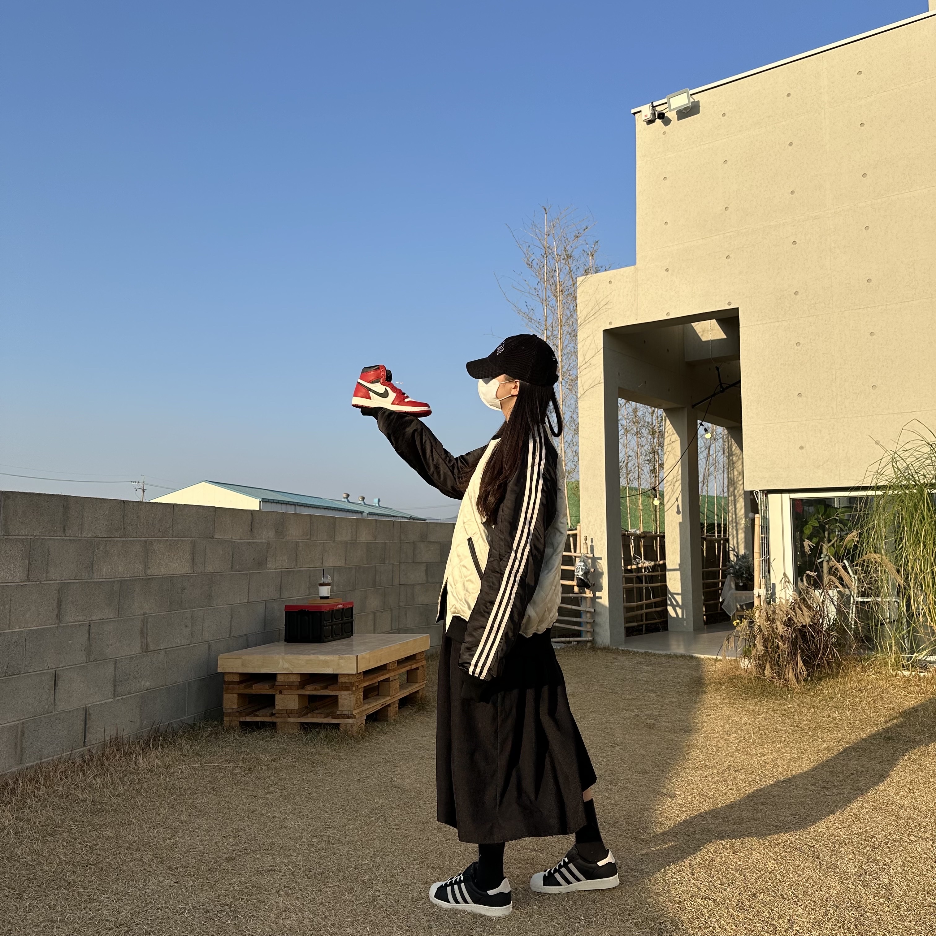 Palace x Y-3 Reversible Souvenir Jacket Navy Cream - 22FW, Supreme x Nike Arc Corduroy 6-Panel Black - 22SS 착용 스타일 - 2