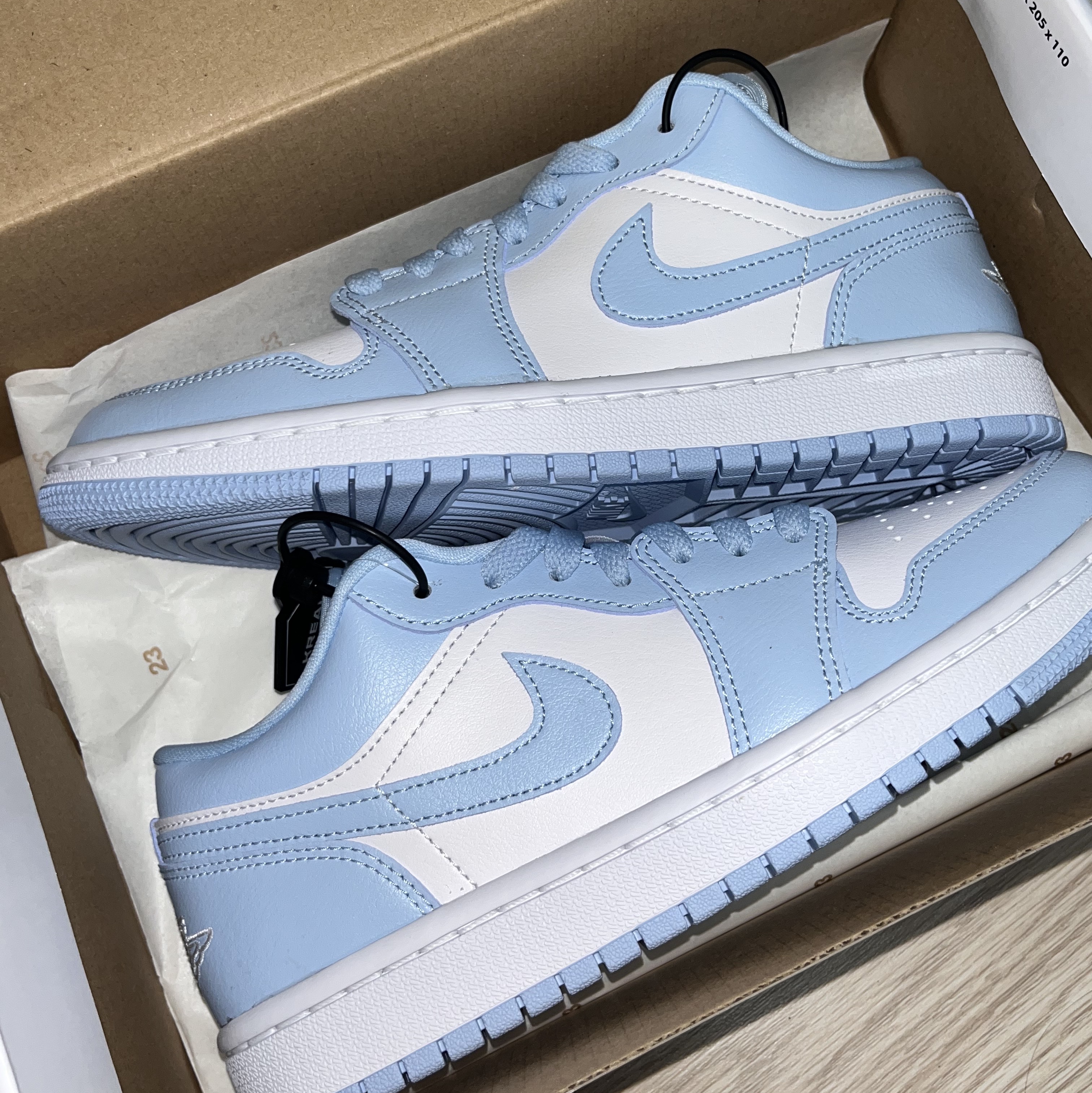 (W) Jordan 1 Low White Ice Blue 착용 스타일 - 2