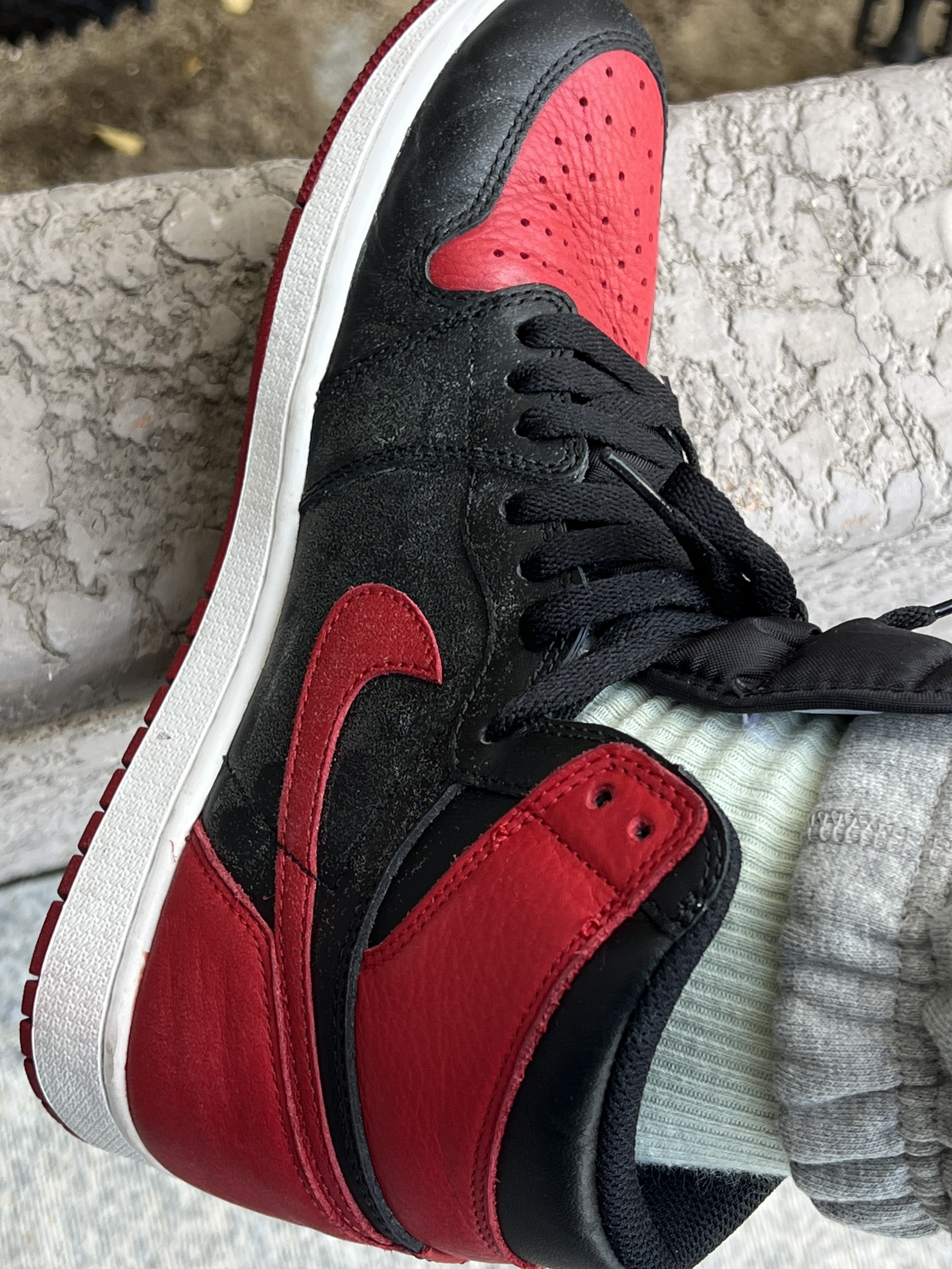 Nike NRG Solo Swoosh Fleece Pants Dark Grey Heather - Asia, Jordan 1 Retro High OG Bred Banned 2016 착용 스타일 - 3