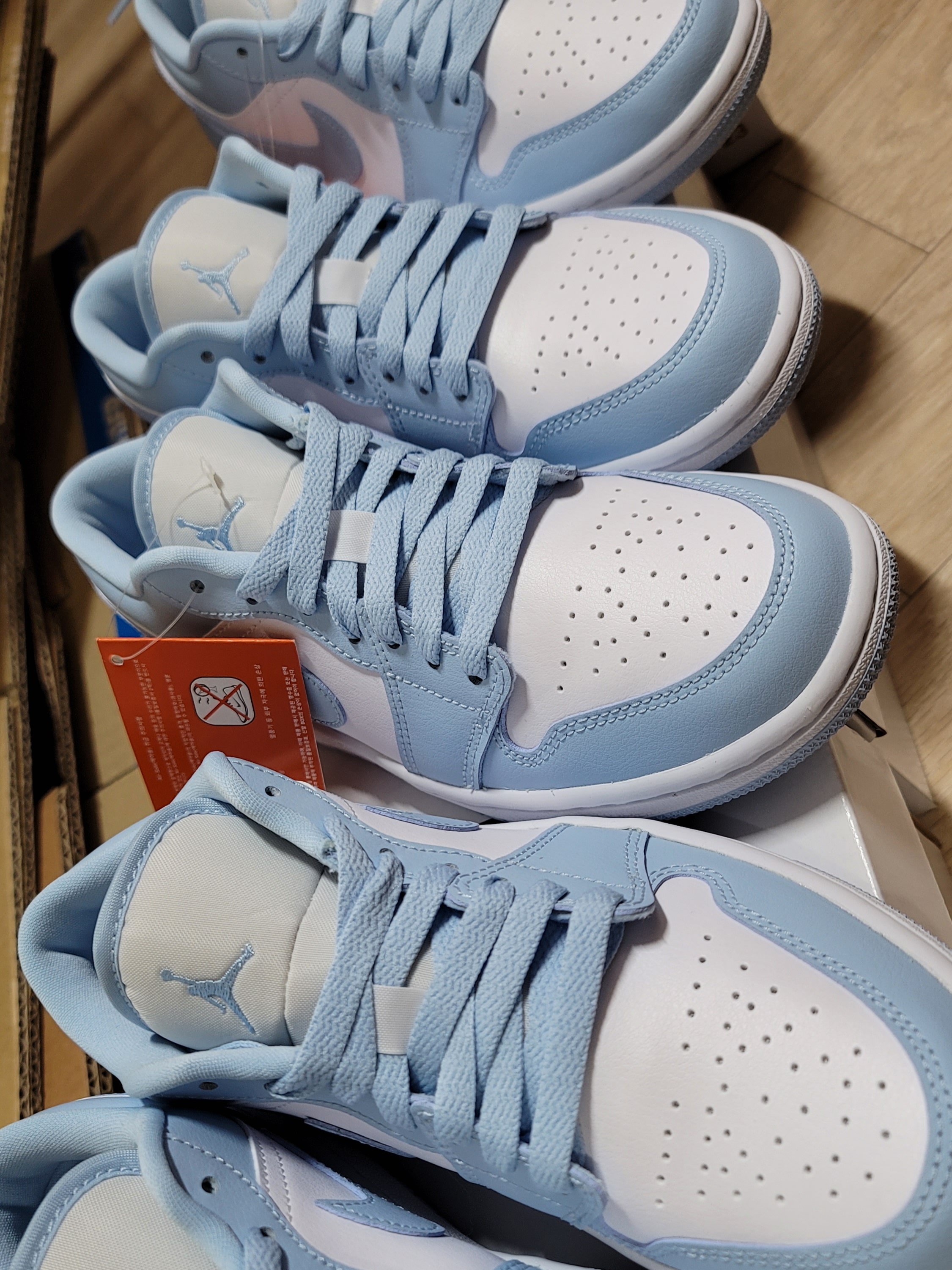 (W) Jordan 1 Low White Ice Blue 착용 스타일