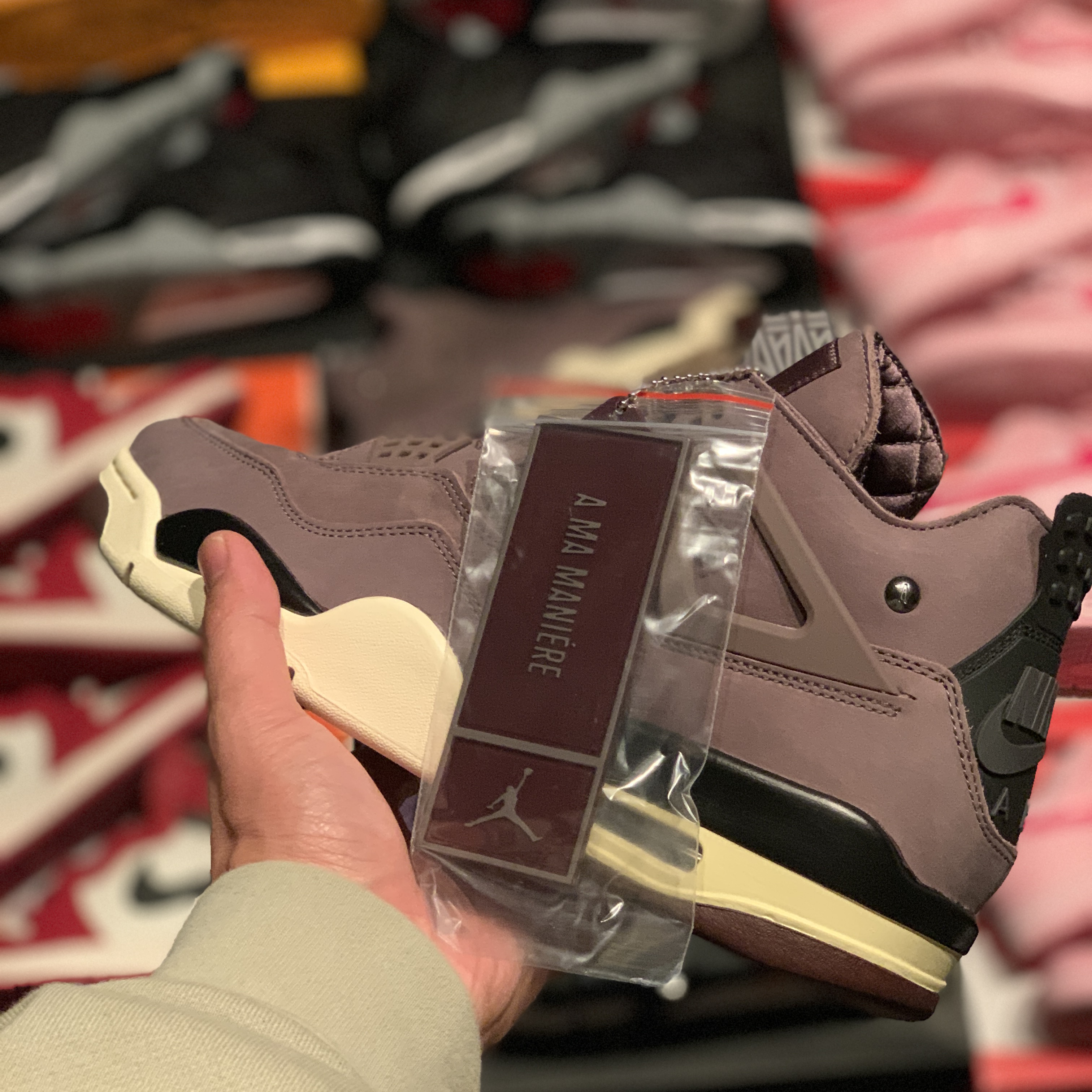 Jordan 4 x A Ma Maniere Retro Violet Ore 착용 스타일 - 1