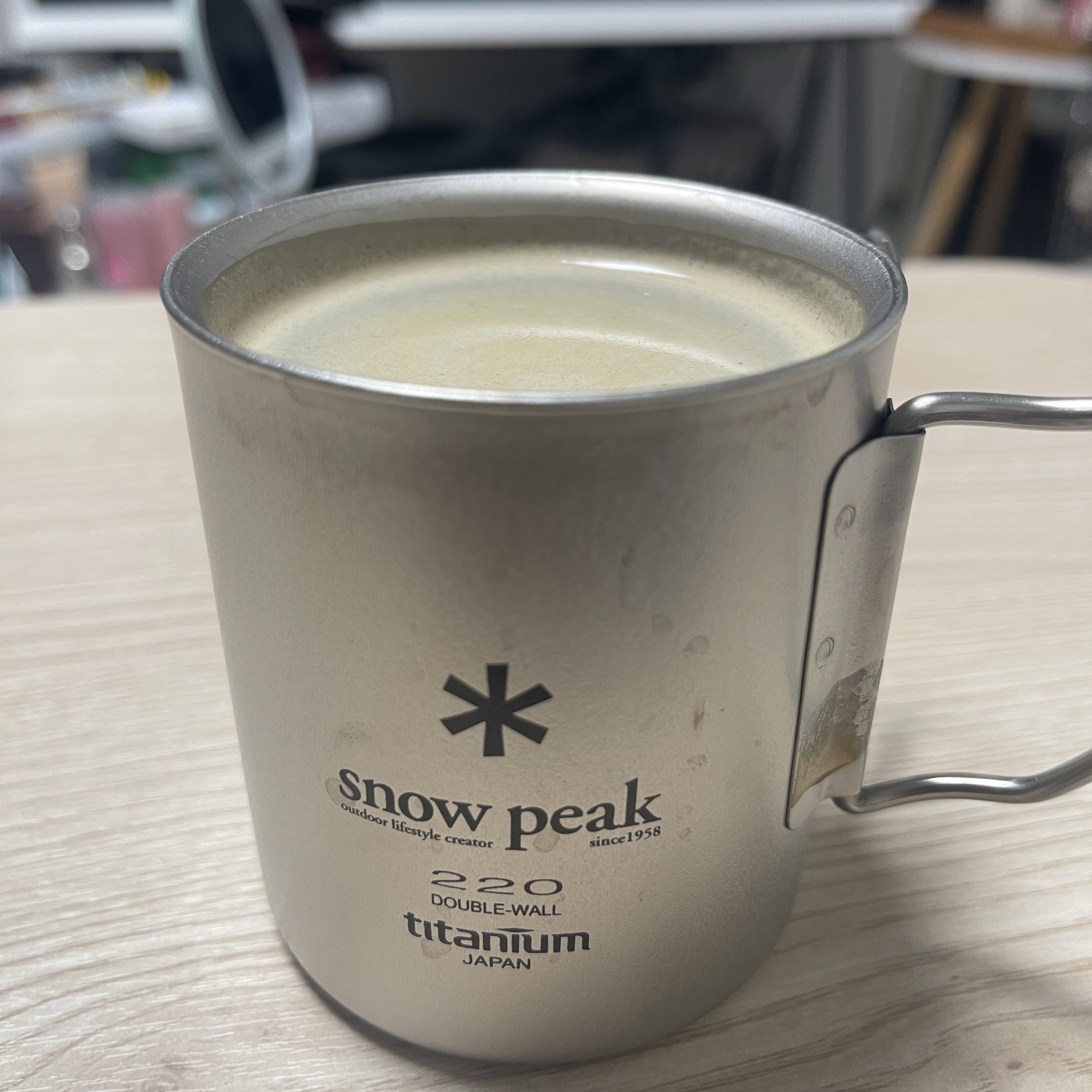 Snow Peak Titanium Double Mug 220FH(R) 착용 스타일