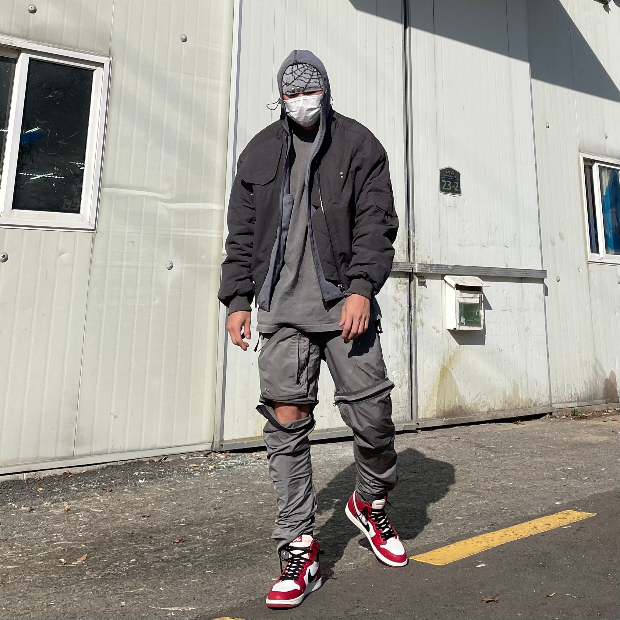 Undermycar Ababell Multi Flap Oversized Bomber Balsam Green - 22SS, Jordan 1 Retro High OG Chicago 2022 착용 스타일 - 4