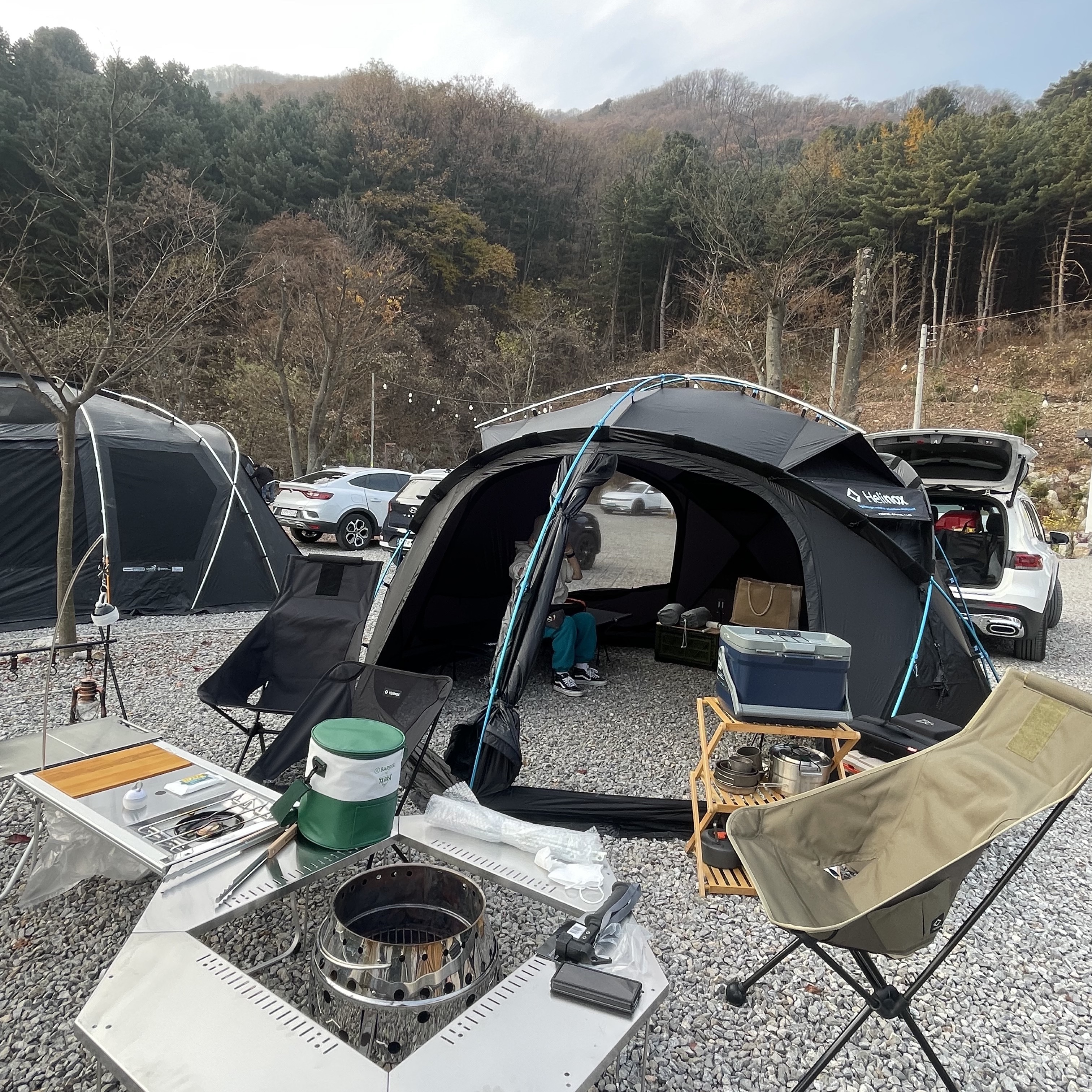 Helinox Nona Dome 4.0 Black, Helinox Tactical Sunset Chair Coyote Tan 착용 스타일