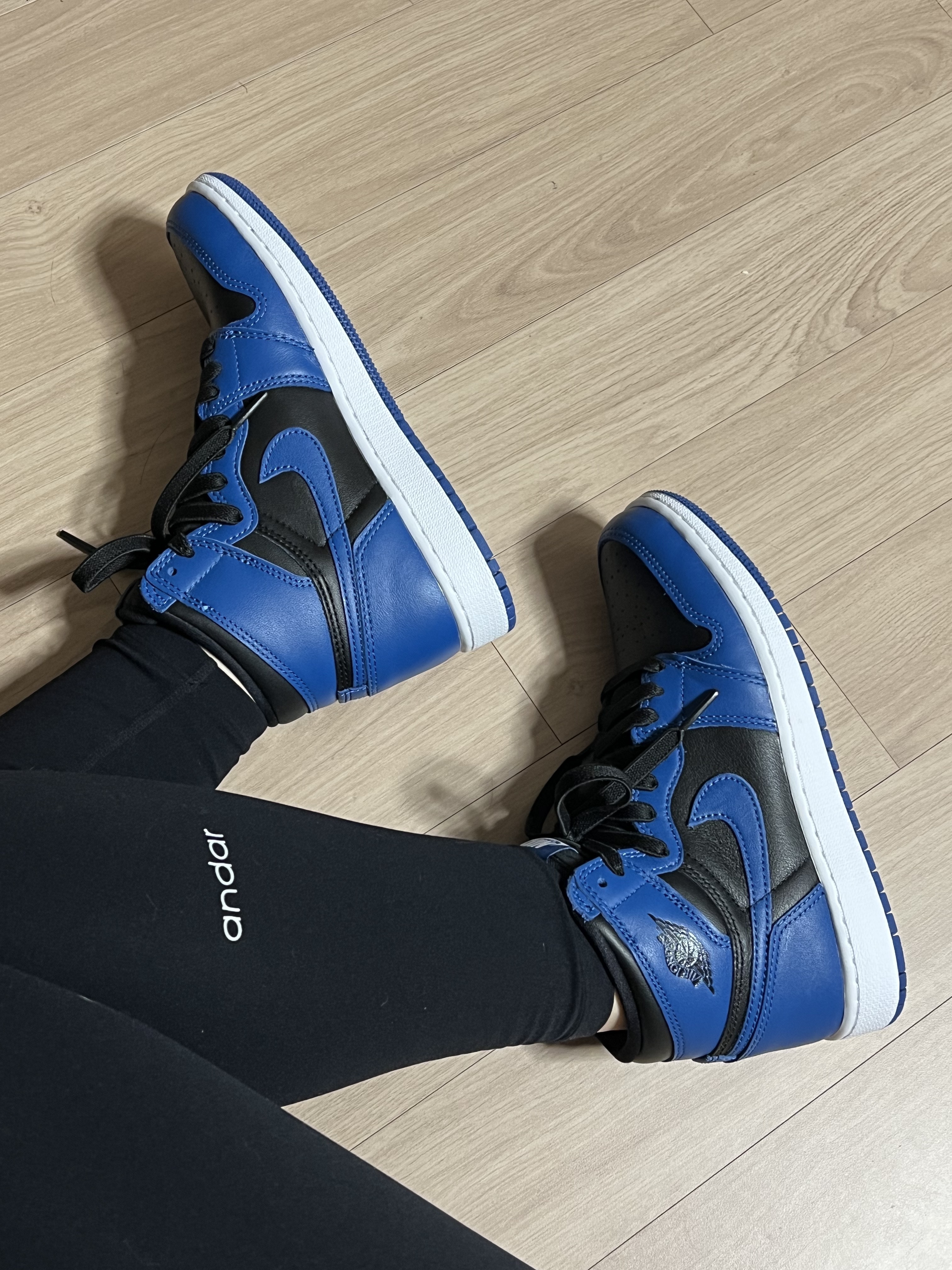 Jordan 1 Retro High OG Dark Marina Blue 착용 스타일 - 2