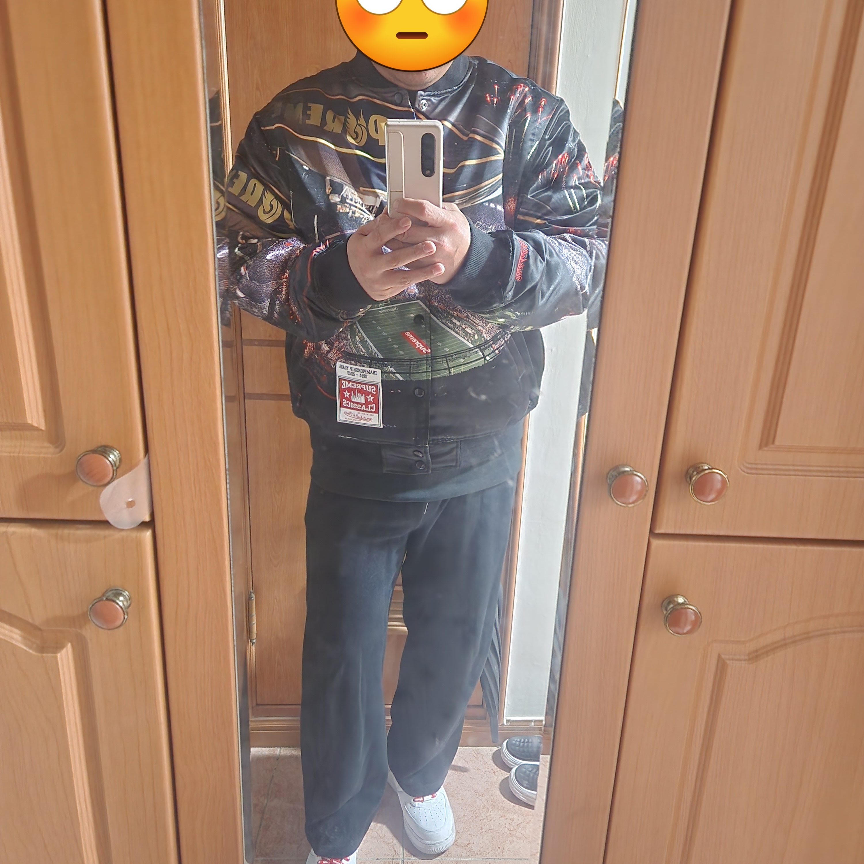 Supreme x Stone Island Reactive Ice Camo Ripstop Camp Cap Red - 22SS, Supreme Mitchell & Ness Stadium Satin Varsity Jacket Black - 22SS 착용 스타일 - 1