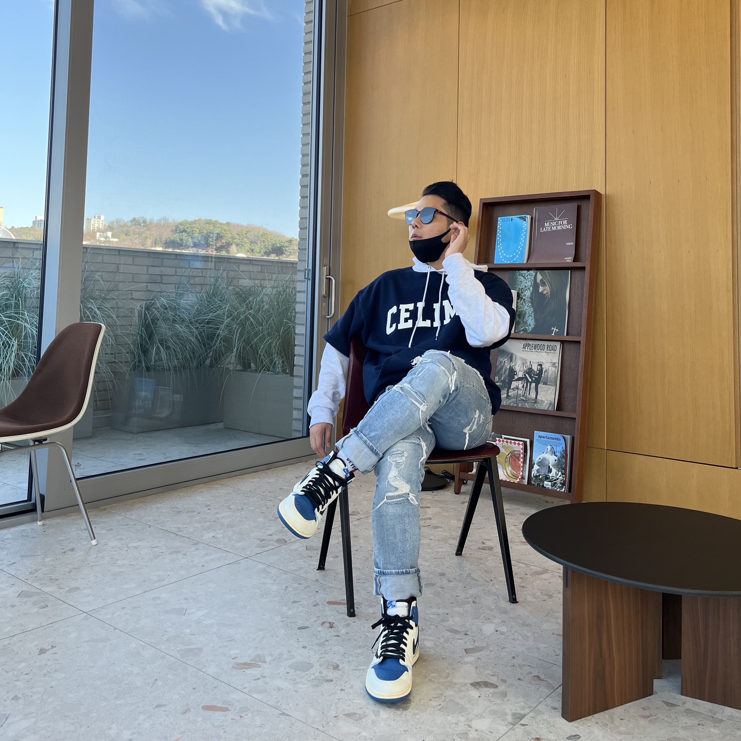 Jordan 1 x Travis Scott x Fragment Retro High OG SP Military Blue 착용 스타일