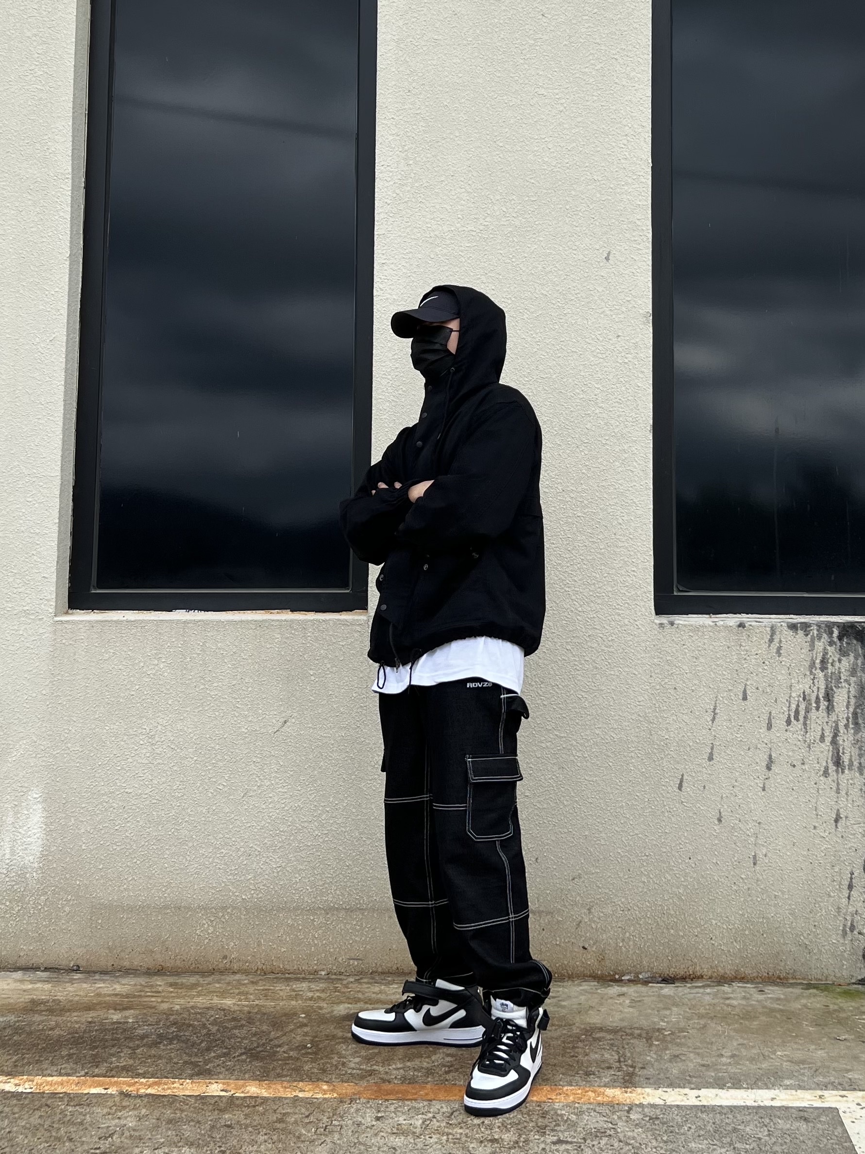 Nike x Stussy Air Force 1 '07 Mid SP Black and Light Bone 착용 스타일 - 2