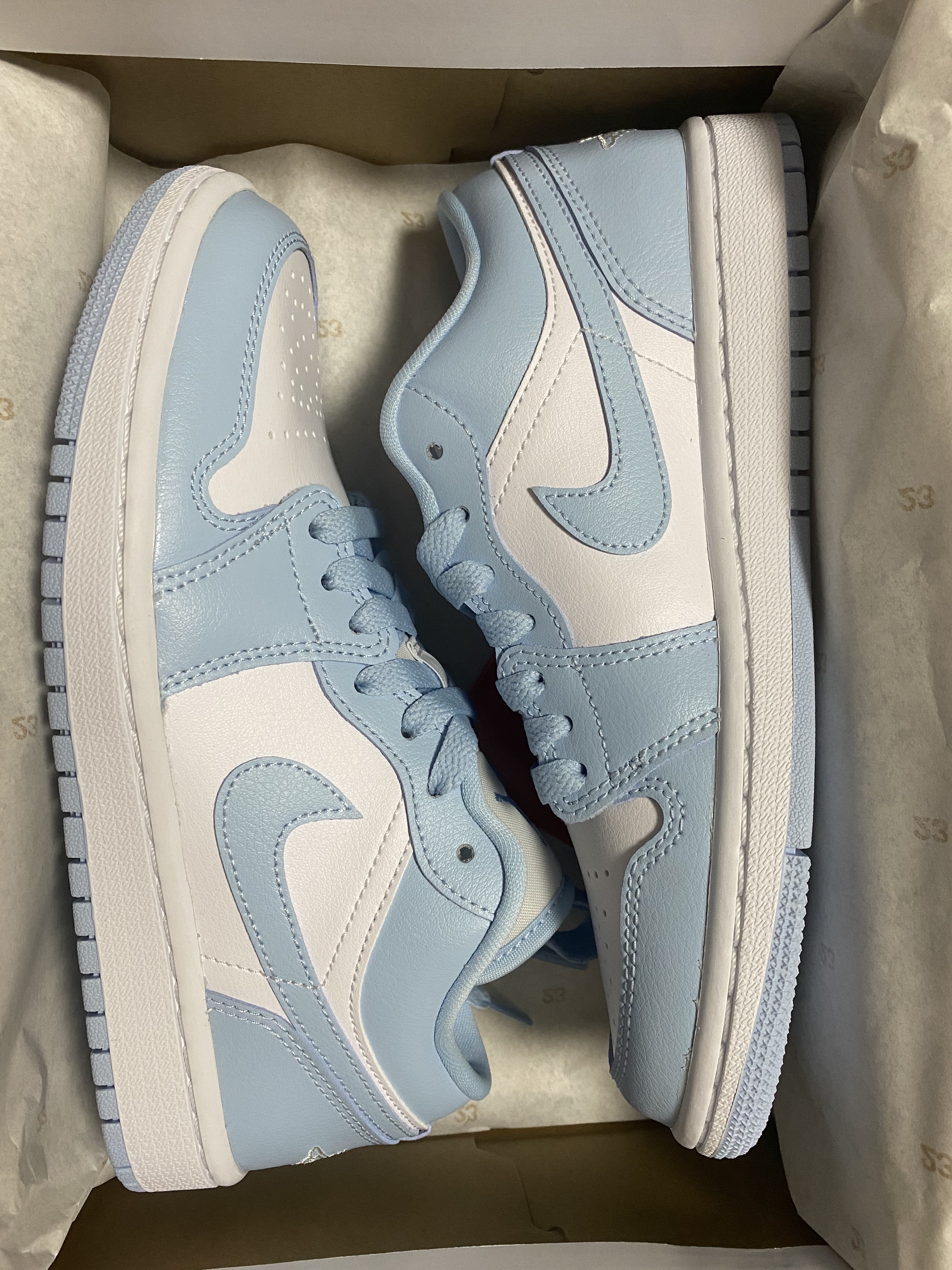(W) Jordan 1 Low White Ice Blue 착용 스타일