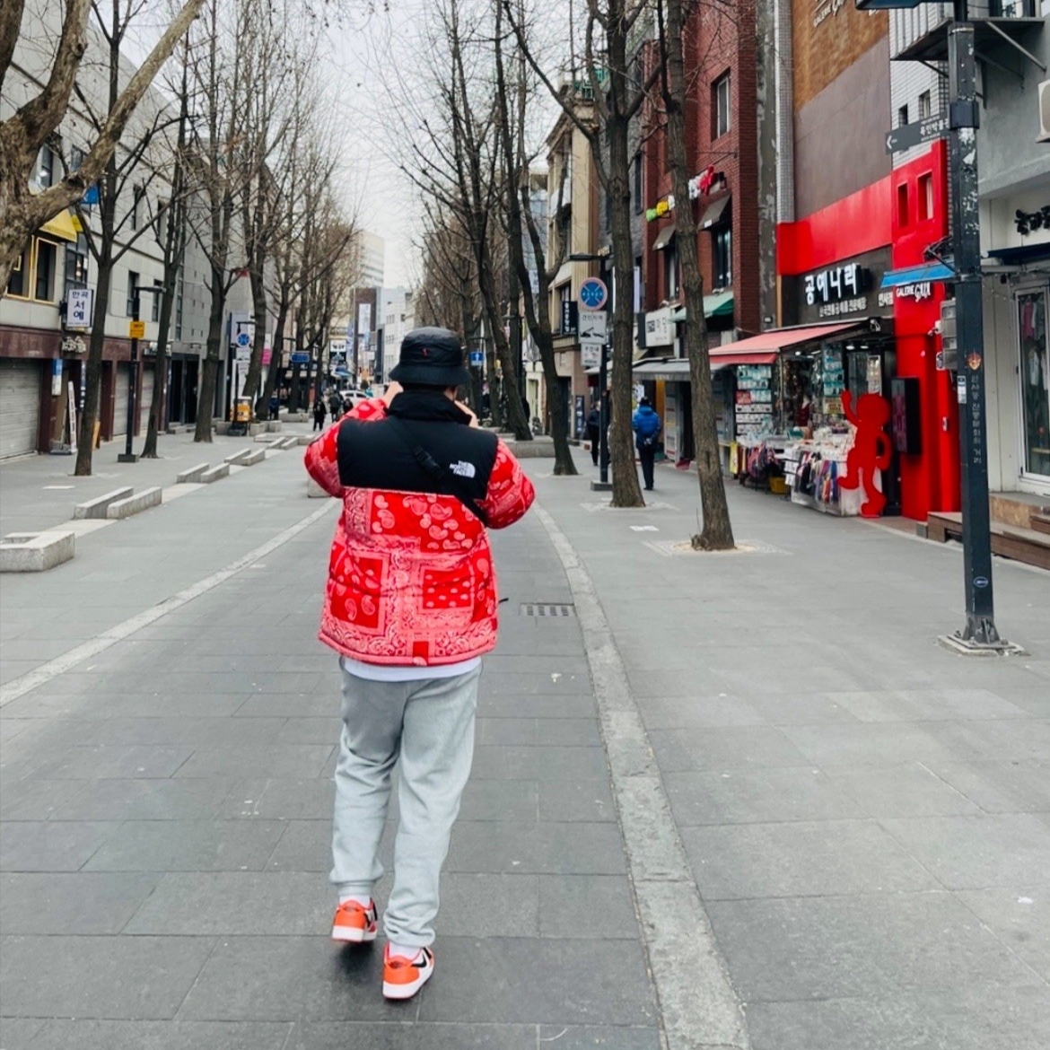 Jordan 1 Low OG Starfish, Nike x Stussy NRG ZR Fleece Pants Heather Grey - Asia 착용 스타일