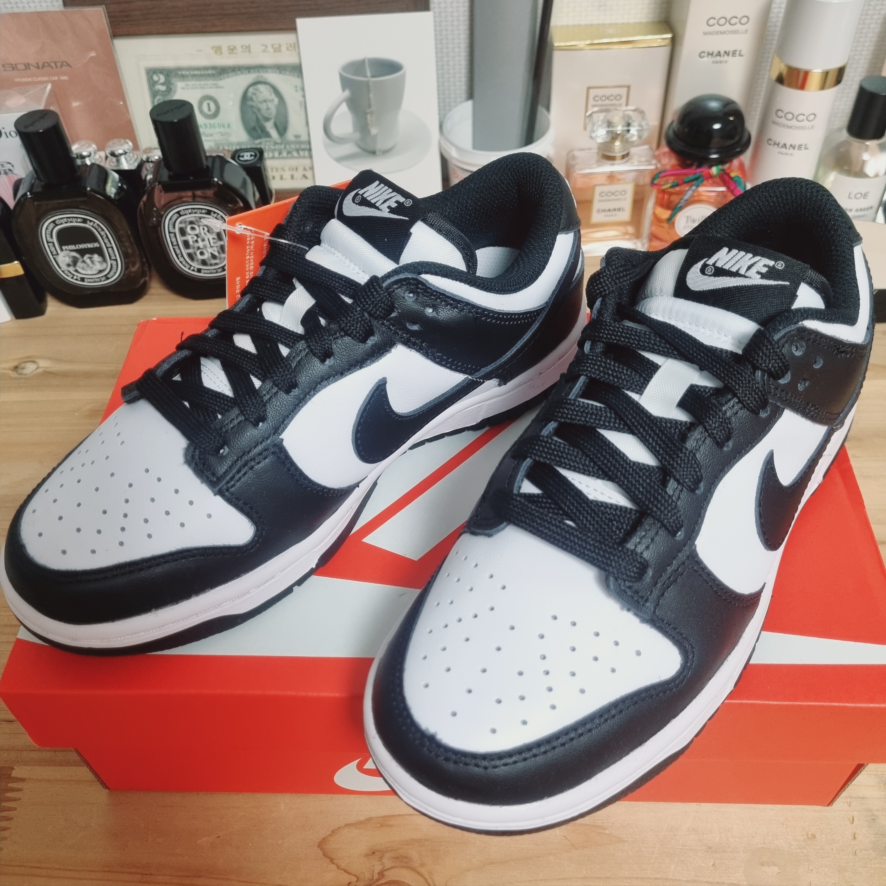 (W) Nike Dunk Low Black 착용 스타일 - 1
