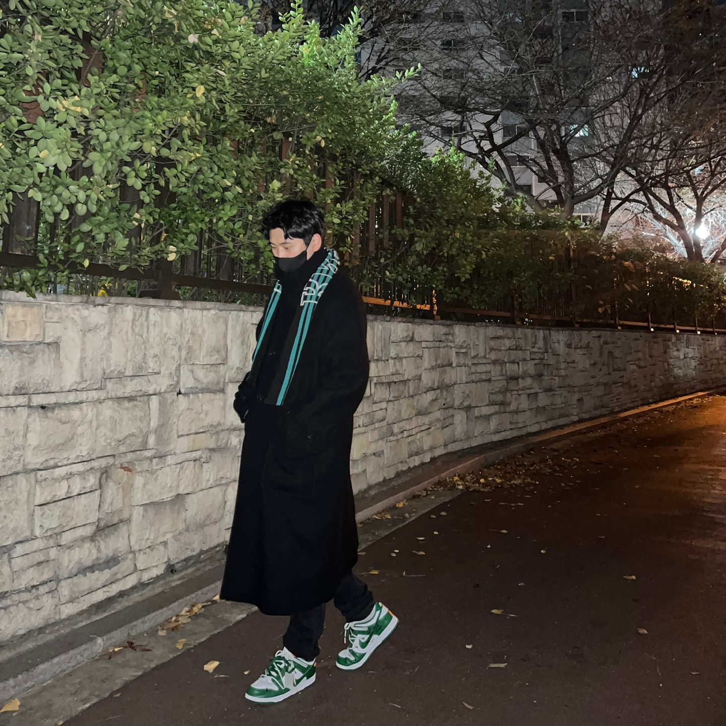 Undermycar Majanne Multi Button Oversized Wool Coat Black Oyster - 21FW, Nike x Off-White Dunk Low Pine Green 착용 스타일 - 1