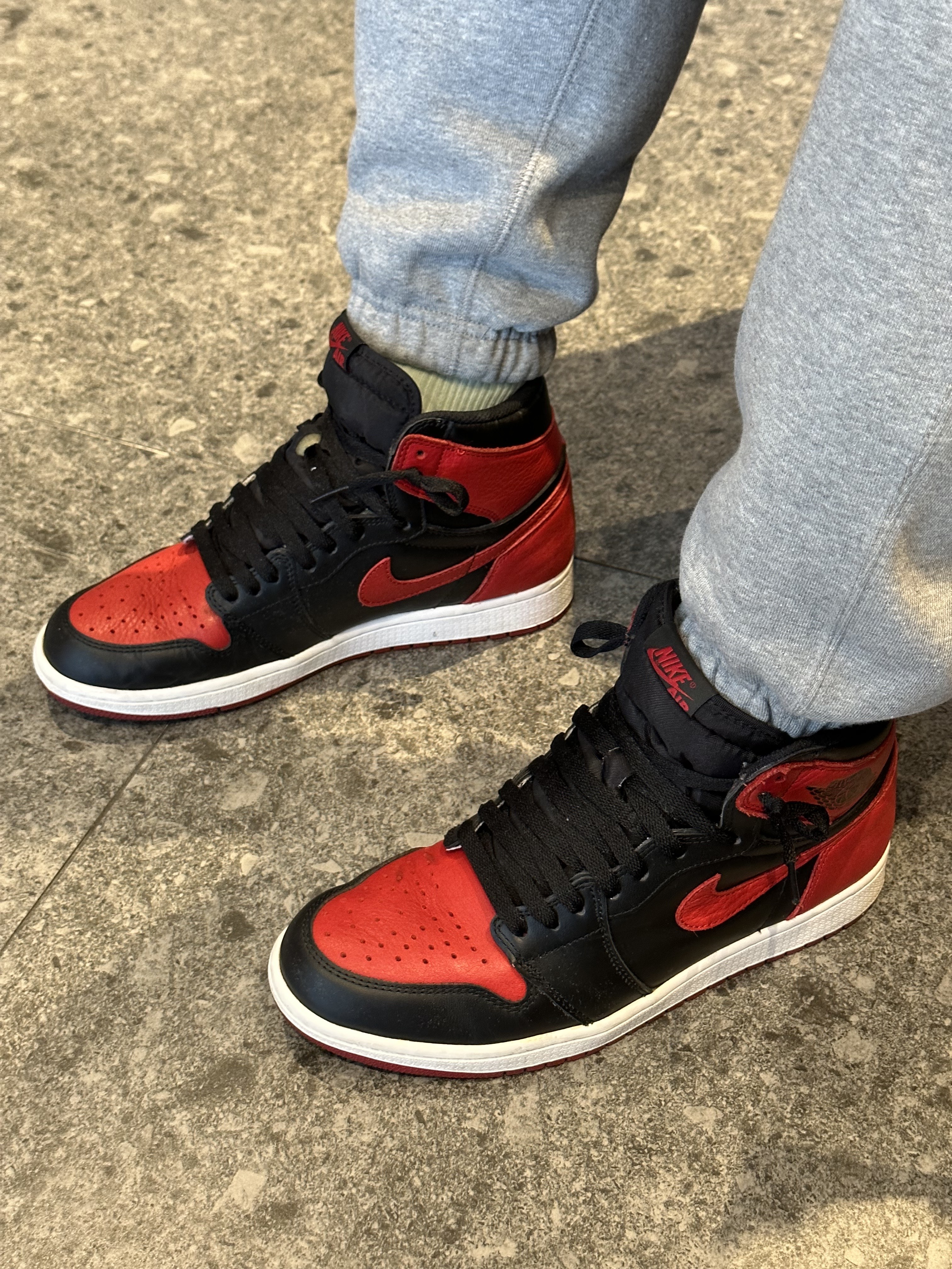 Nike NRG Solo Swoosh Fleece Pants Dark Grey Heather - Asia, Jordan 1 Retro High OG Bred Banned 2016 착용 스타일 - 1