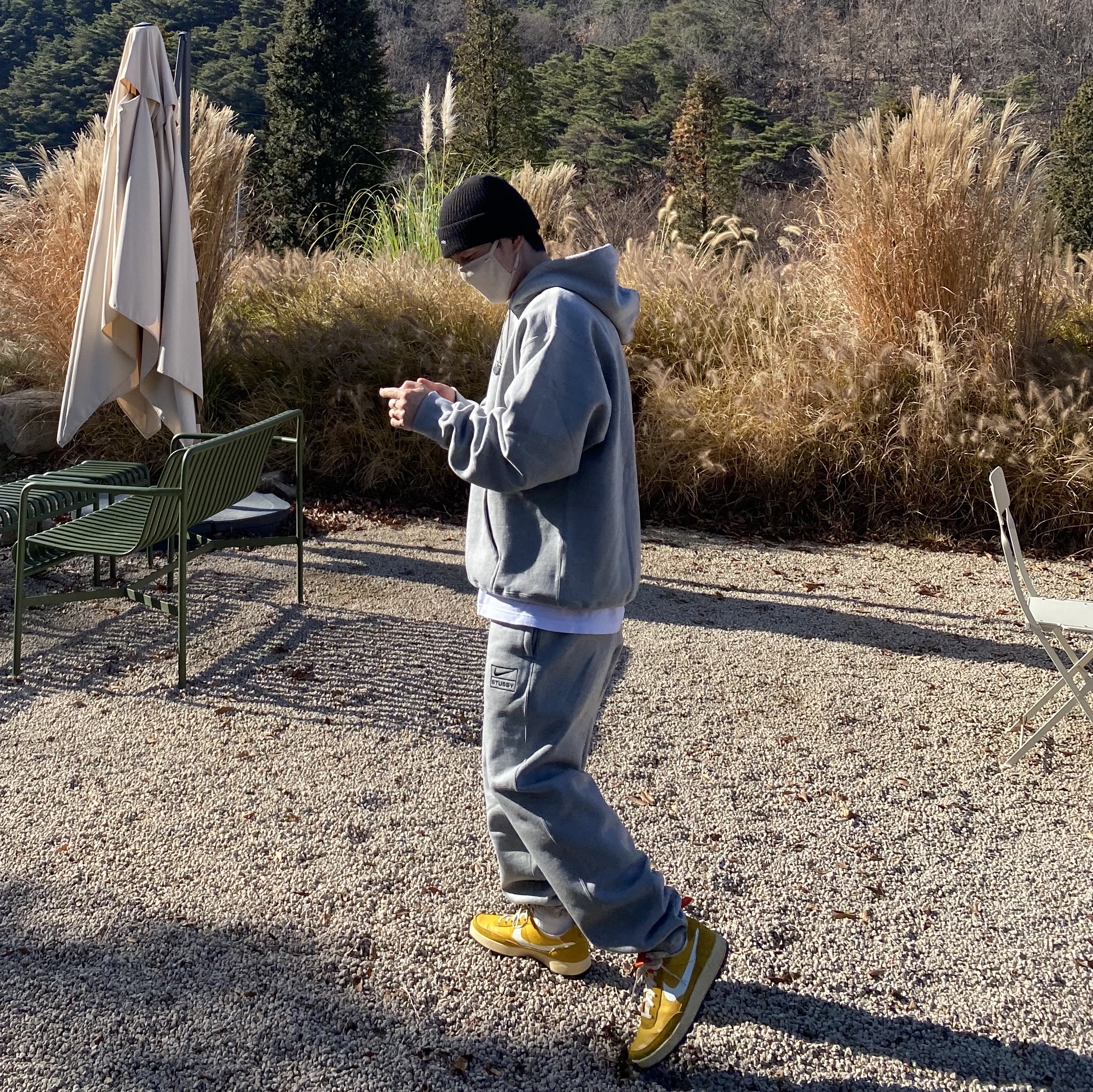 Nike x Stussy NRG RA Fleece Pants Dark Grey Heather (DJ9490-063), Nike x Stussy NRG RA Pullover Hoodie Dark Grey Heather (DJ9488-063) 착용 스타일