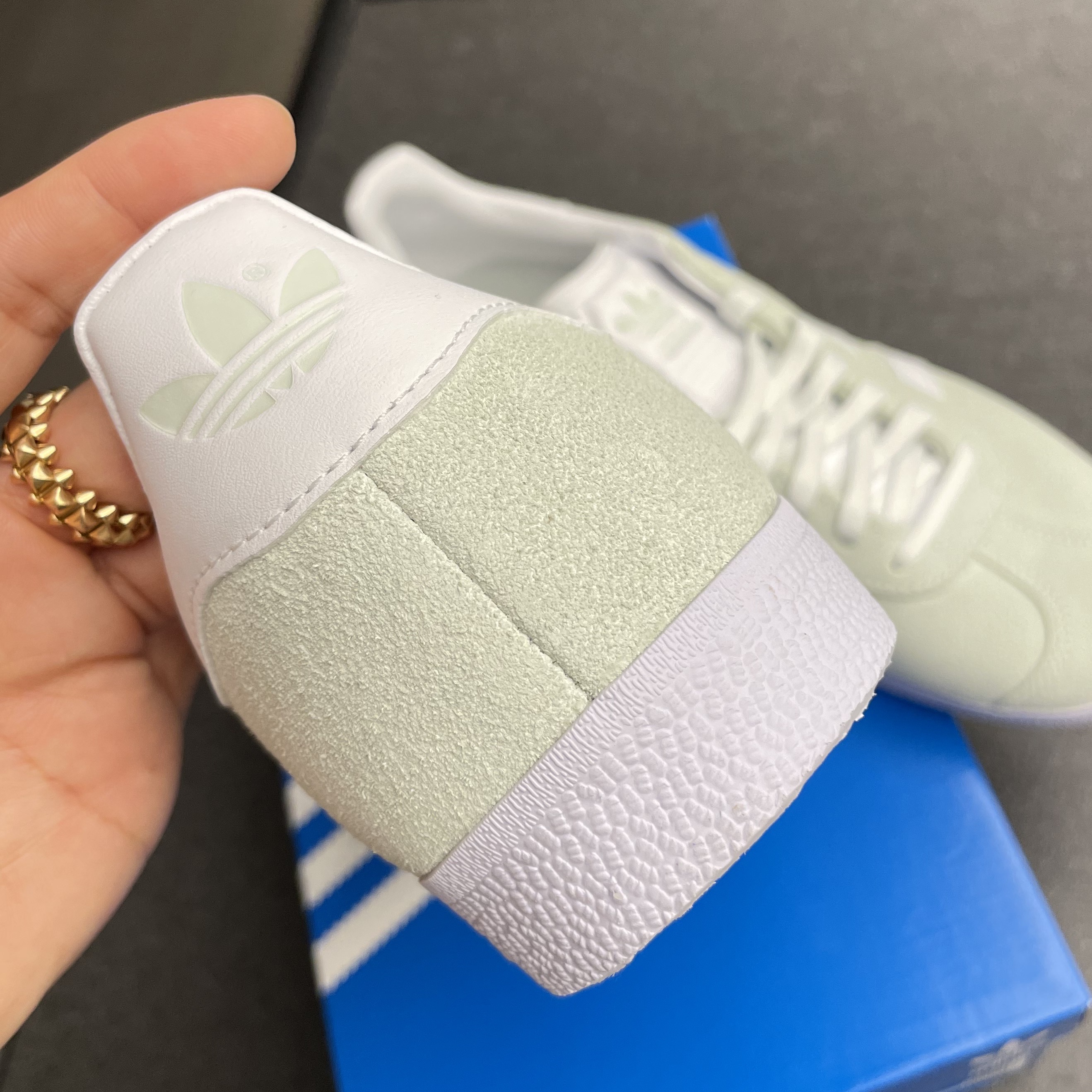 Adidas Gazelle Linen Green 착용 스타일 - 2