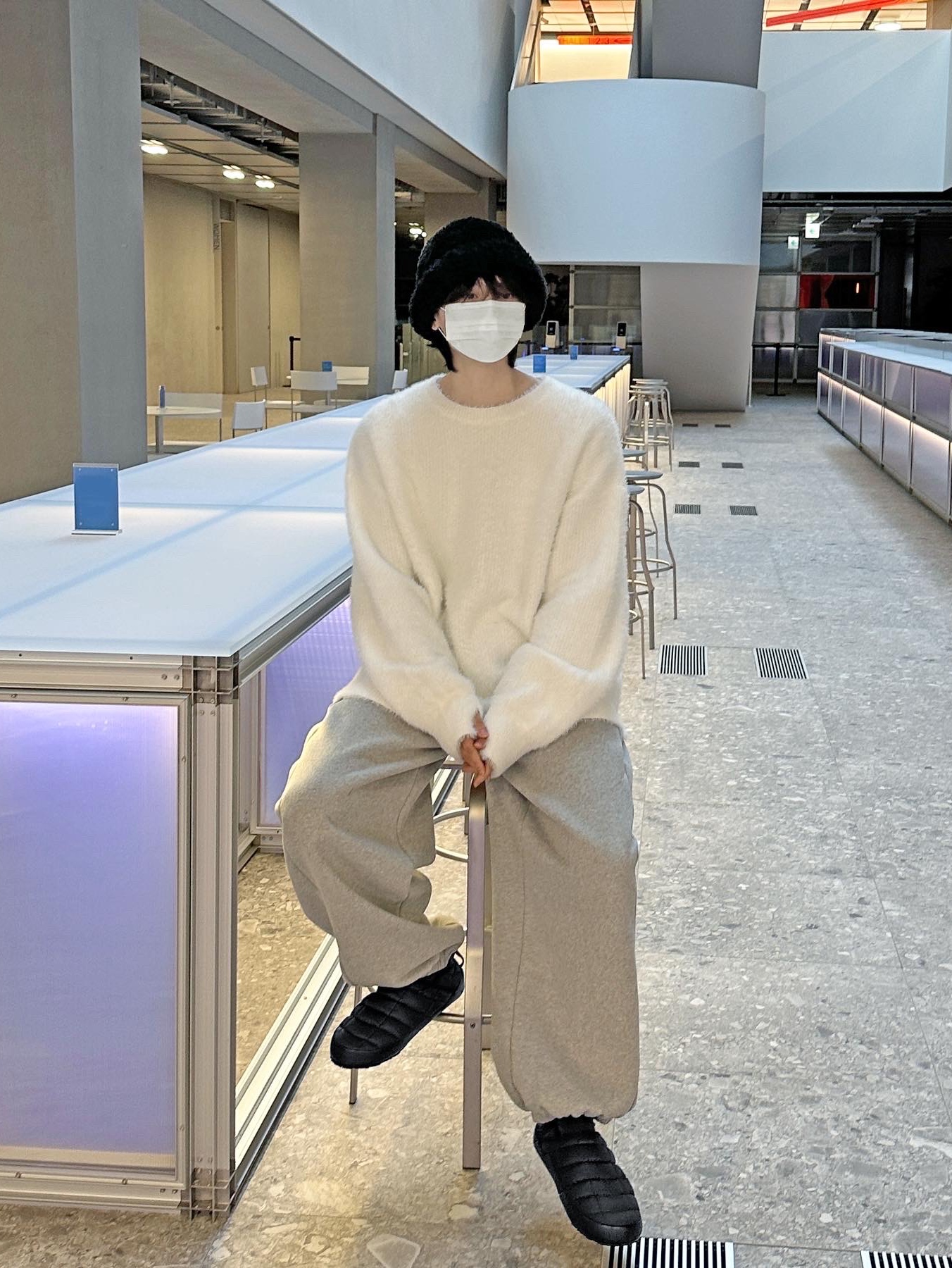 The North Face x Kaws Thermoball Traction Mule VS Black - 22FW 착용 스타일 - 3