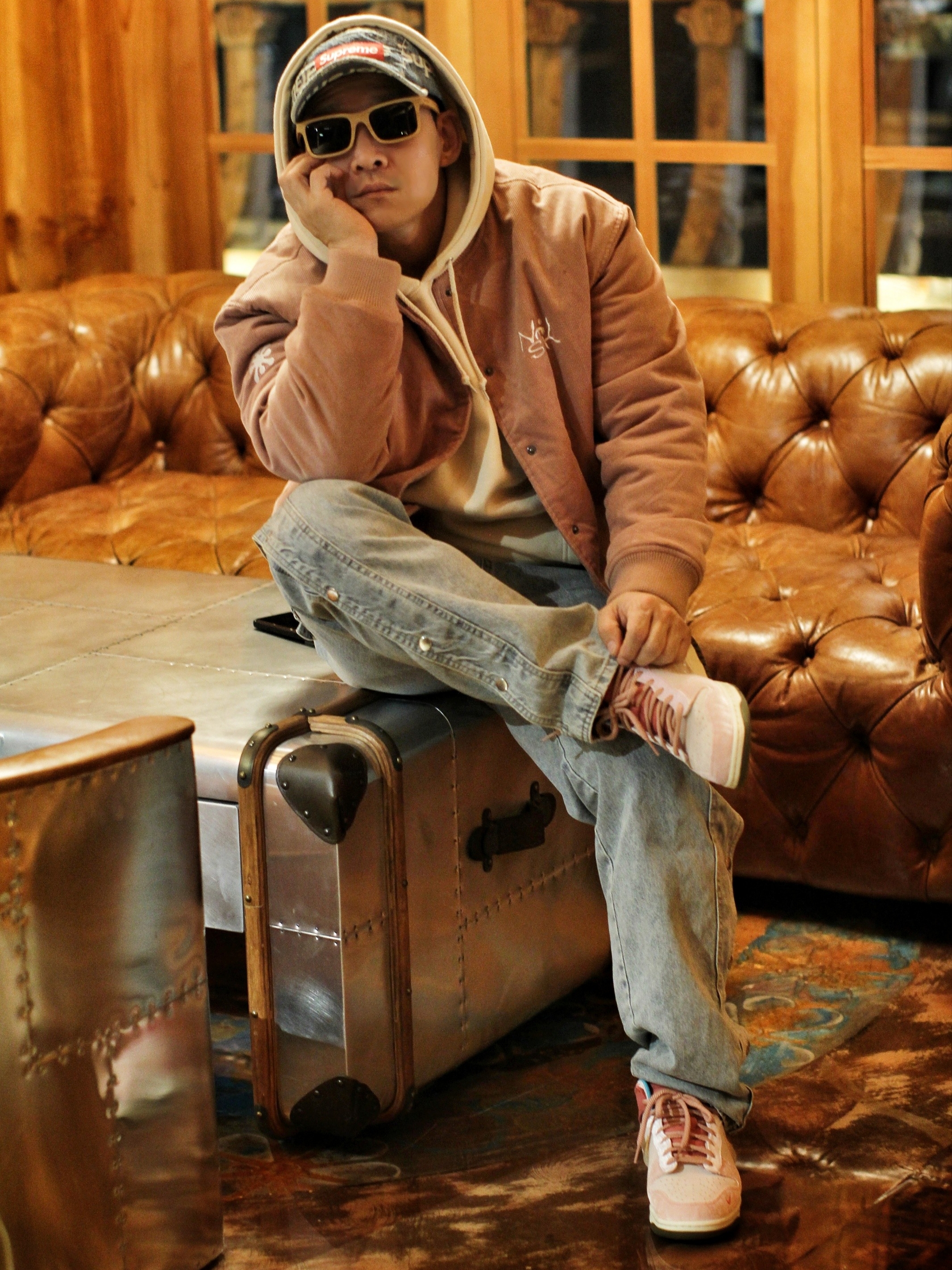 Supreme Frayed Logos Denim Camp Cap Blue - 21SS, Nike x Social Status Dunk Mid Free Lunch Strawberry Milk 착용 스타일 - 2