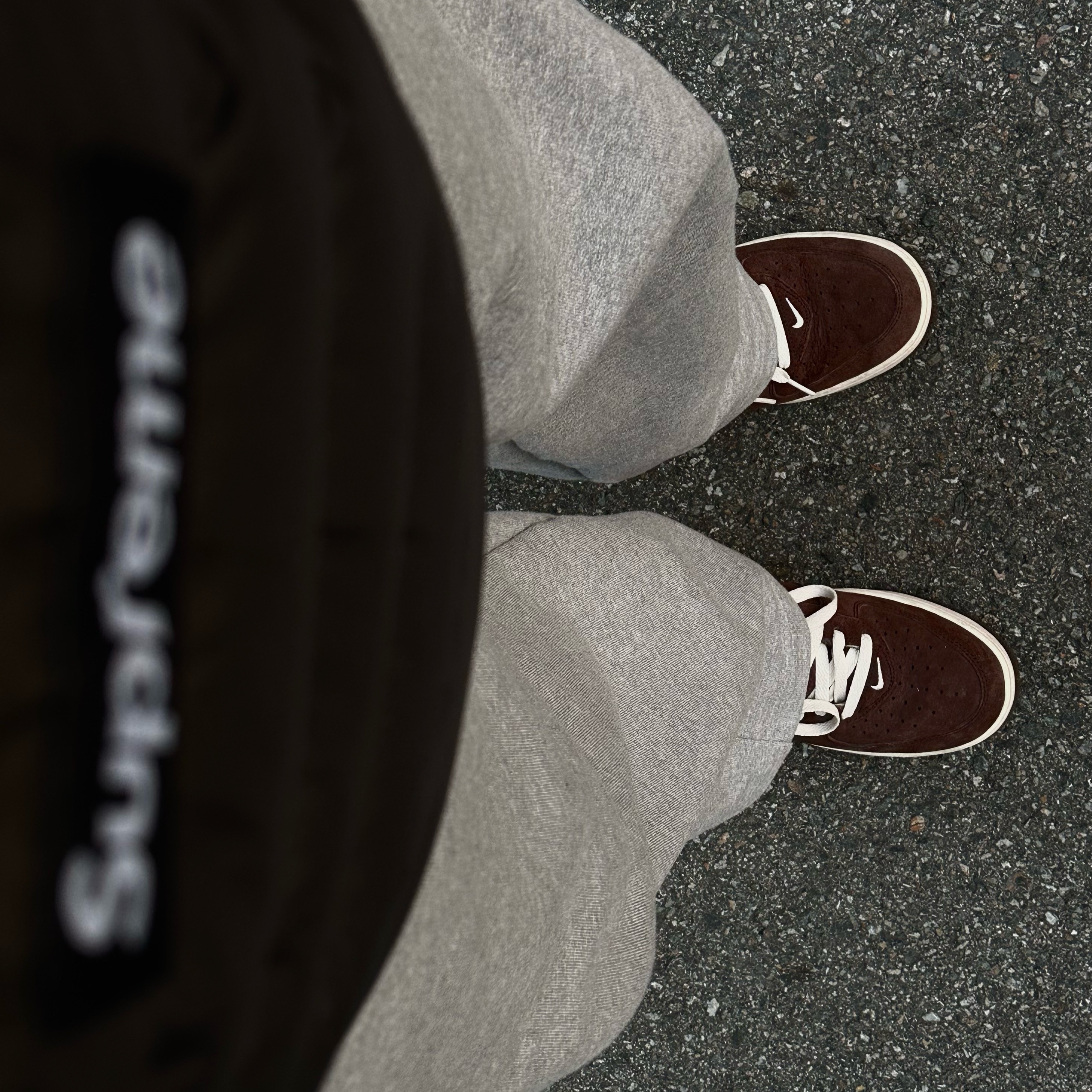 Supreme Micro Down Half Zip Hooded Pullover Black - 22FW, Nike Air Force 1 Mid '07 QS Chocolate 착용 스타일