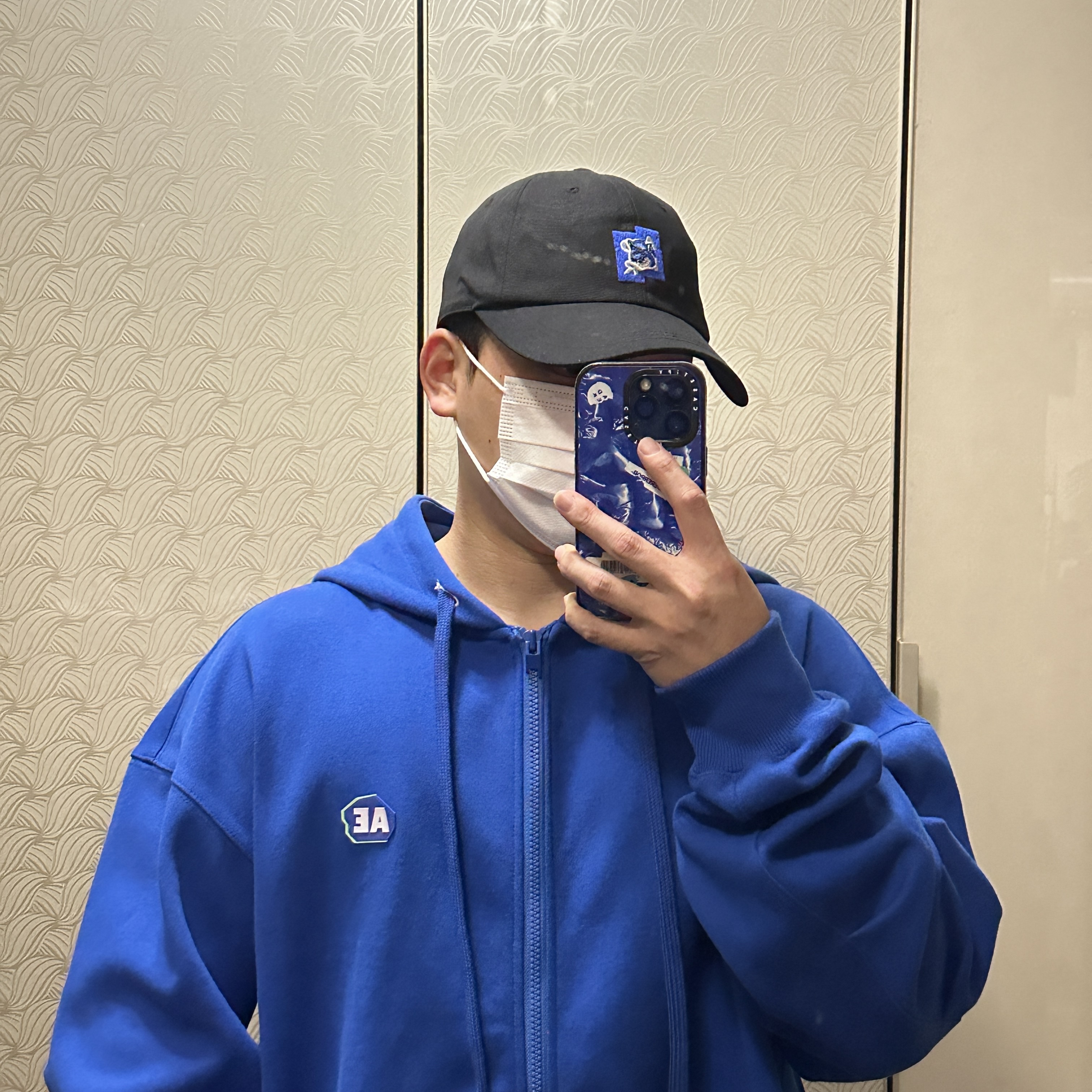 Casetify x Ader Error iPhone Tube Magsafe Case Blue 착용 스타일