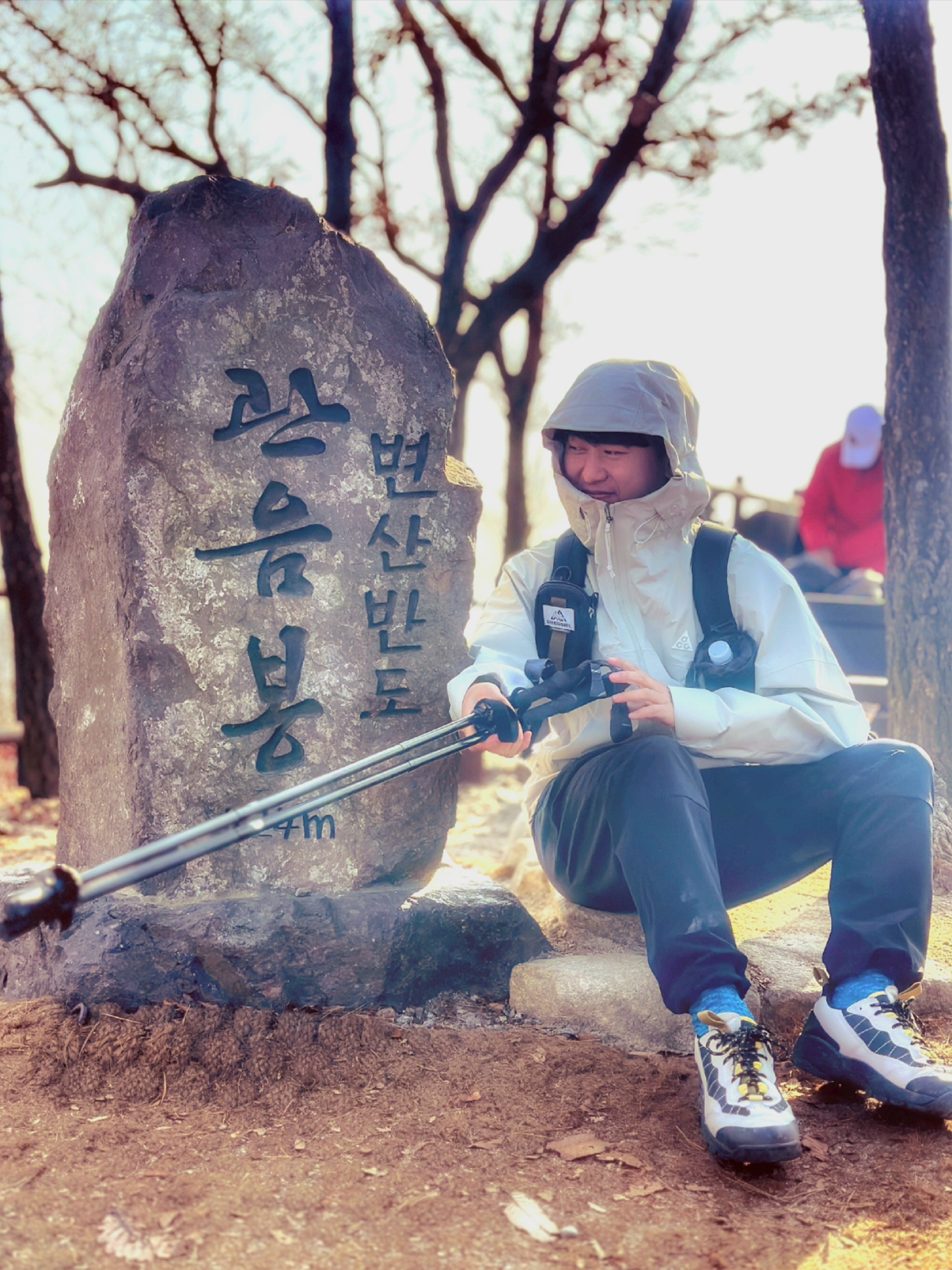 Nike ACG Storm-Fit ADV Chain of Craters Jacket Light Stone - Asia, Nike ACG Sun farer Trail Pants Black - Asia 착용 스타일 - 4