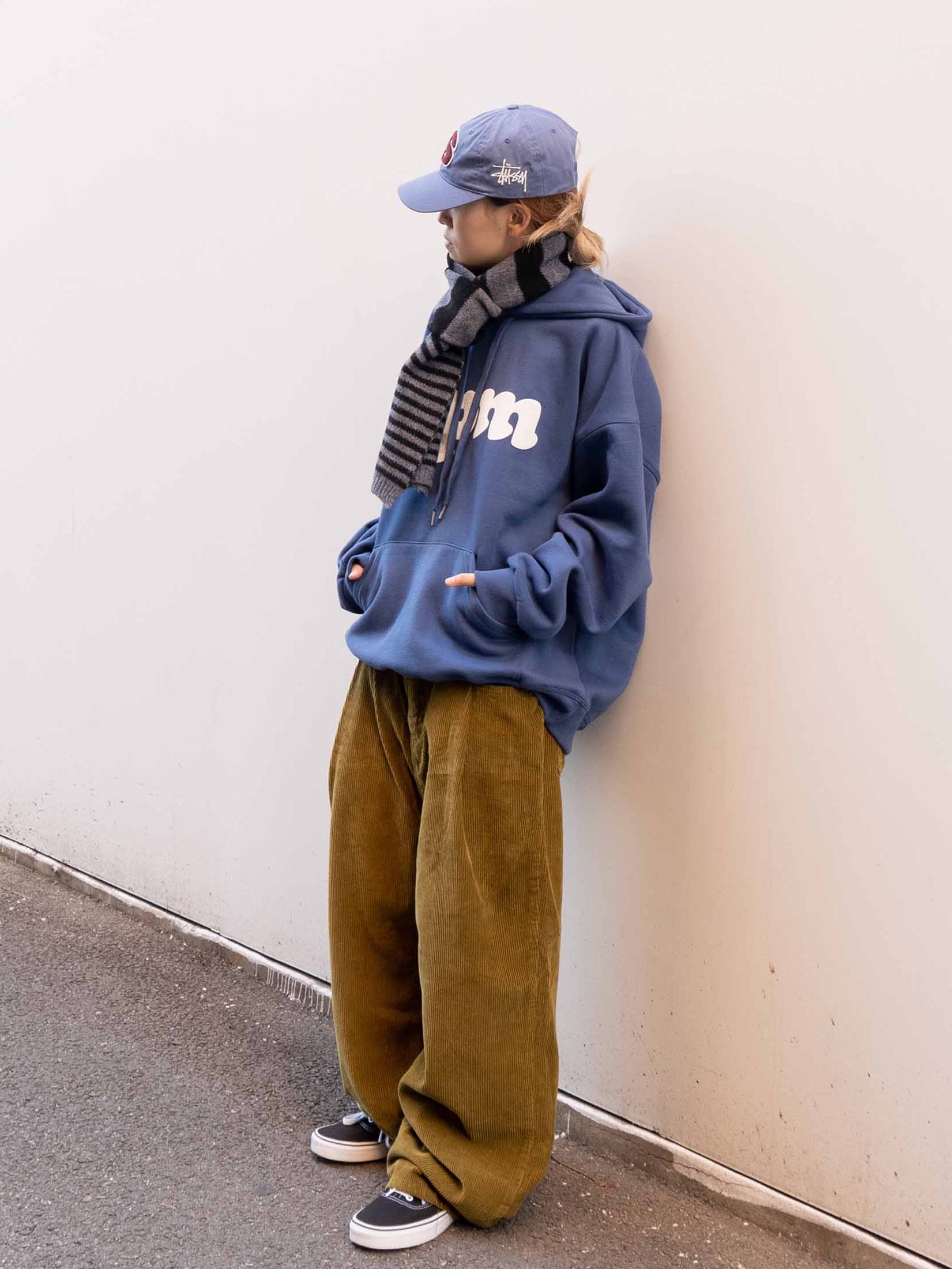 Stussy Chenille S Low Pro Cap Blue 착용 스타일 - 2
