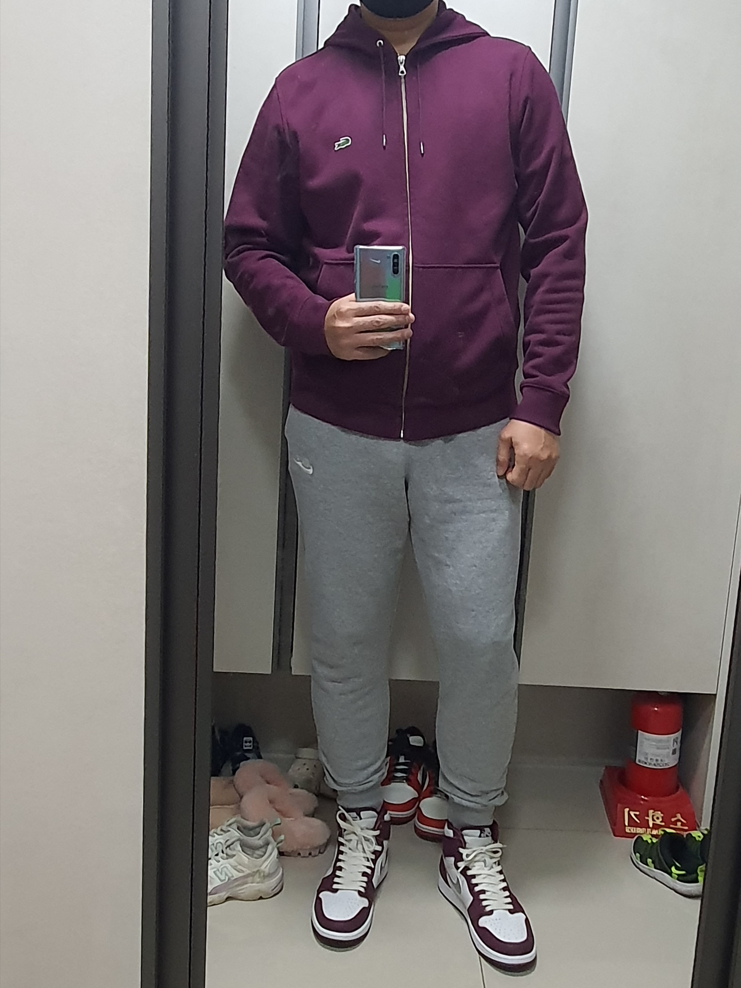 Jordan 1 Retro High OG Bordeaux 착용 스타일 - 2