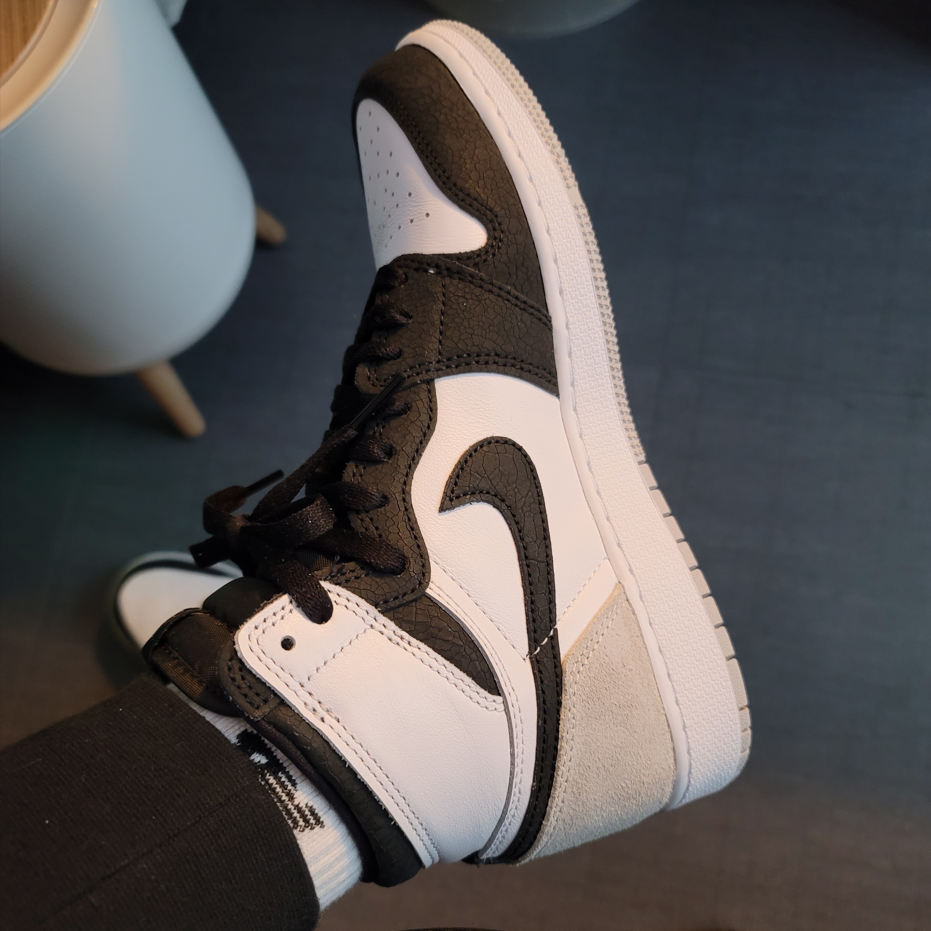 (GS) Jordan 1 Retro High OG Bleached Coral 착용 스타일