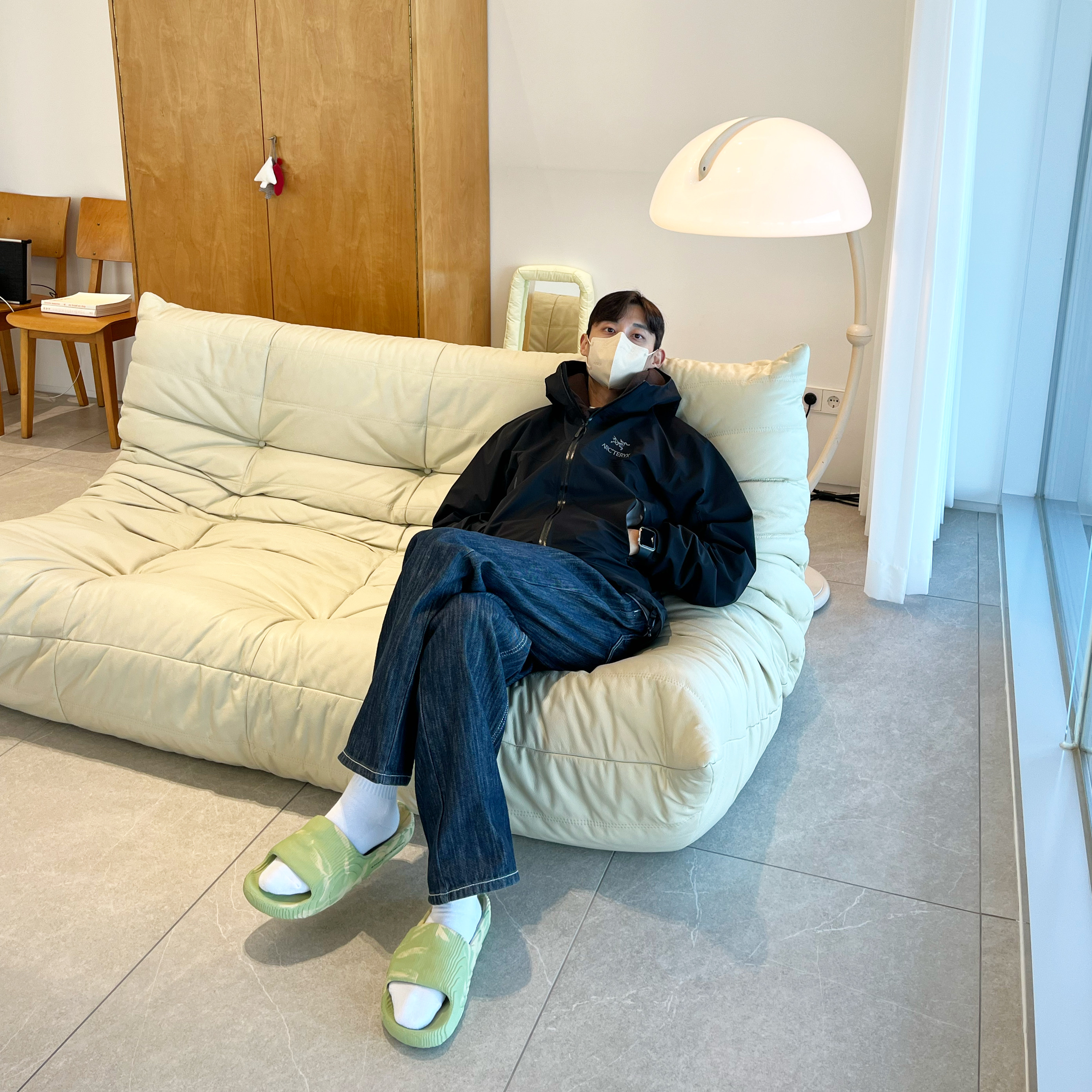 Arc'teryx Beta LT Jacket Black 착용 스타일