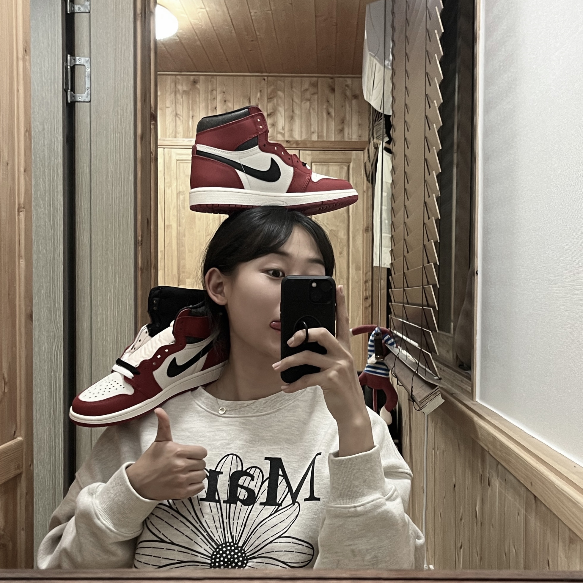 Jordan 1 Retro High OG Chicago 2022 착용 스타일 - 2