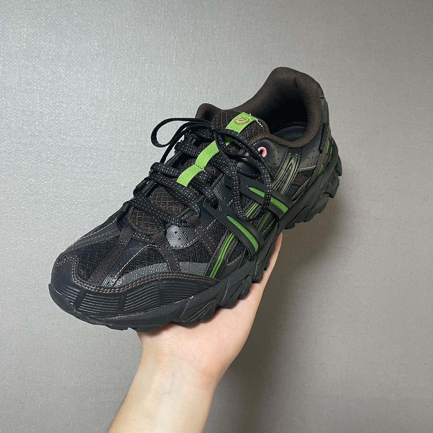 Asics x Andersson Bell Gel-Sonoma 15-50 Black Green 착용 스타일 - 3