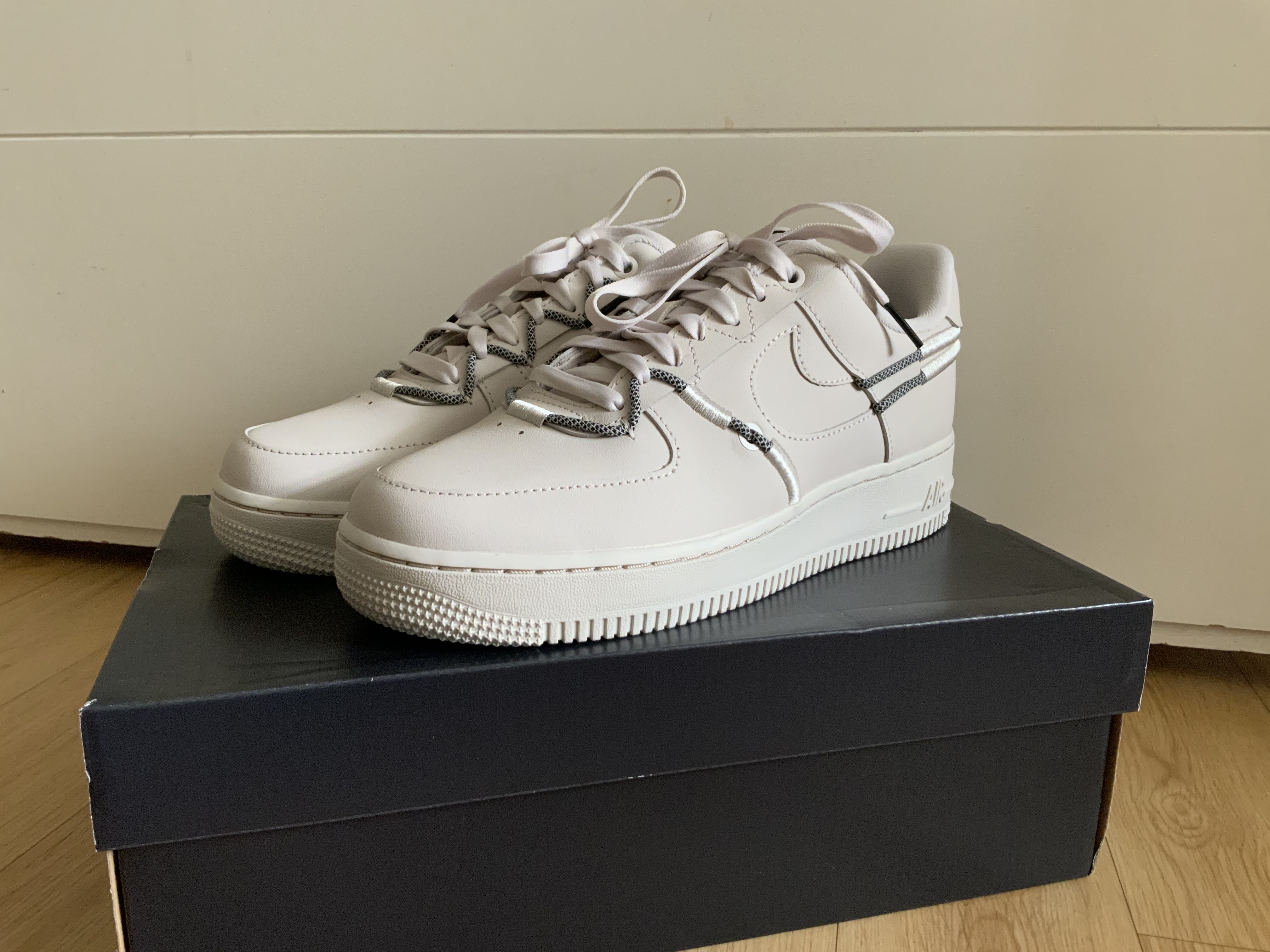 (W) Nike Air Force 1 '07 LX Light Orewood Brown 착용 스타일 - 1