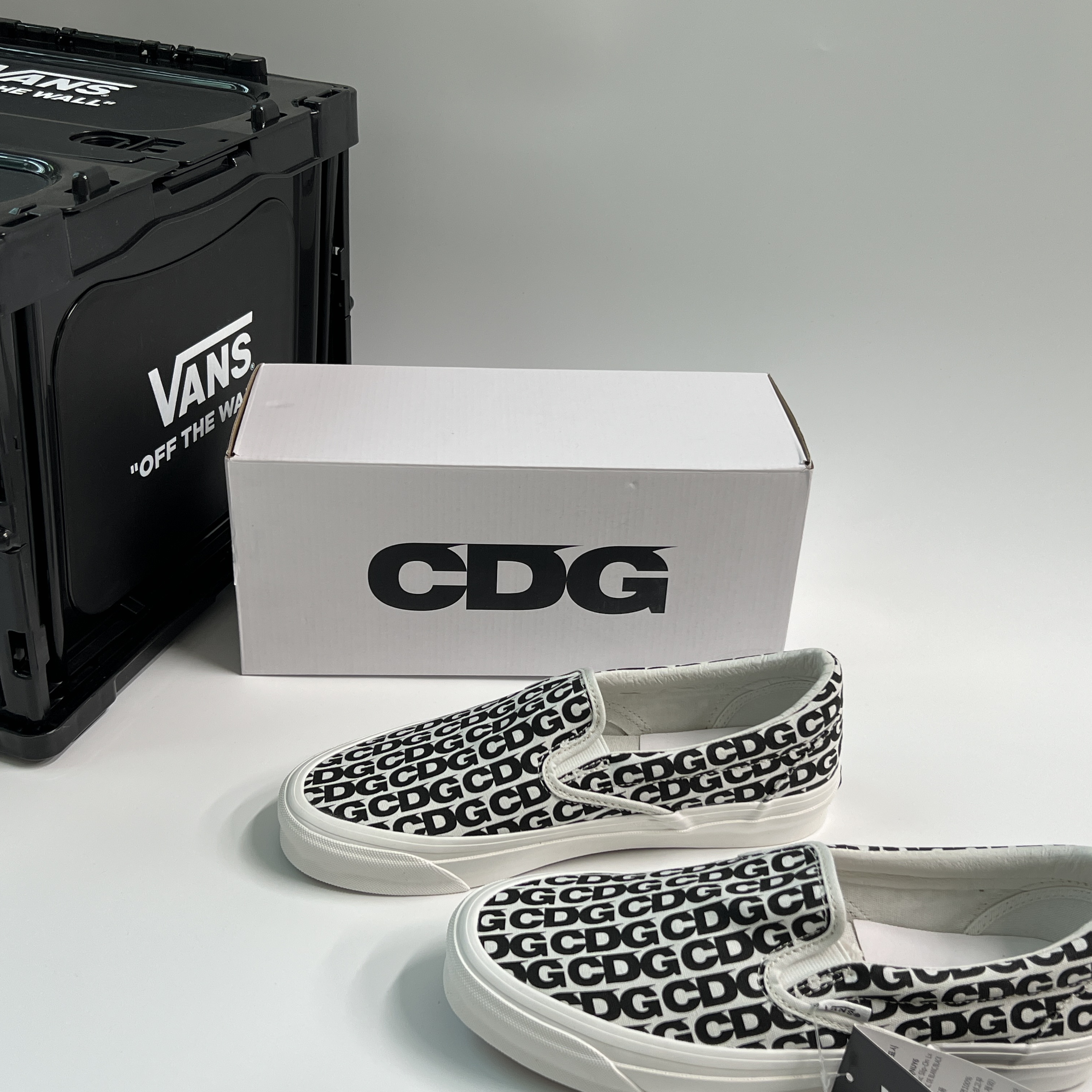 Vans Vault x CDG Slip-On LX White 착용 스타일
