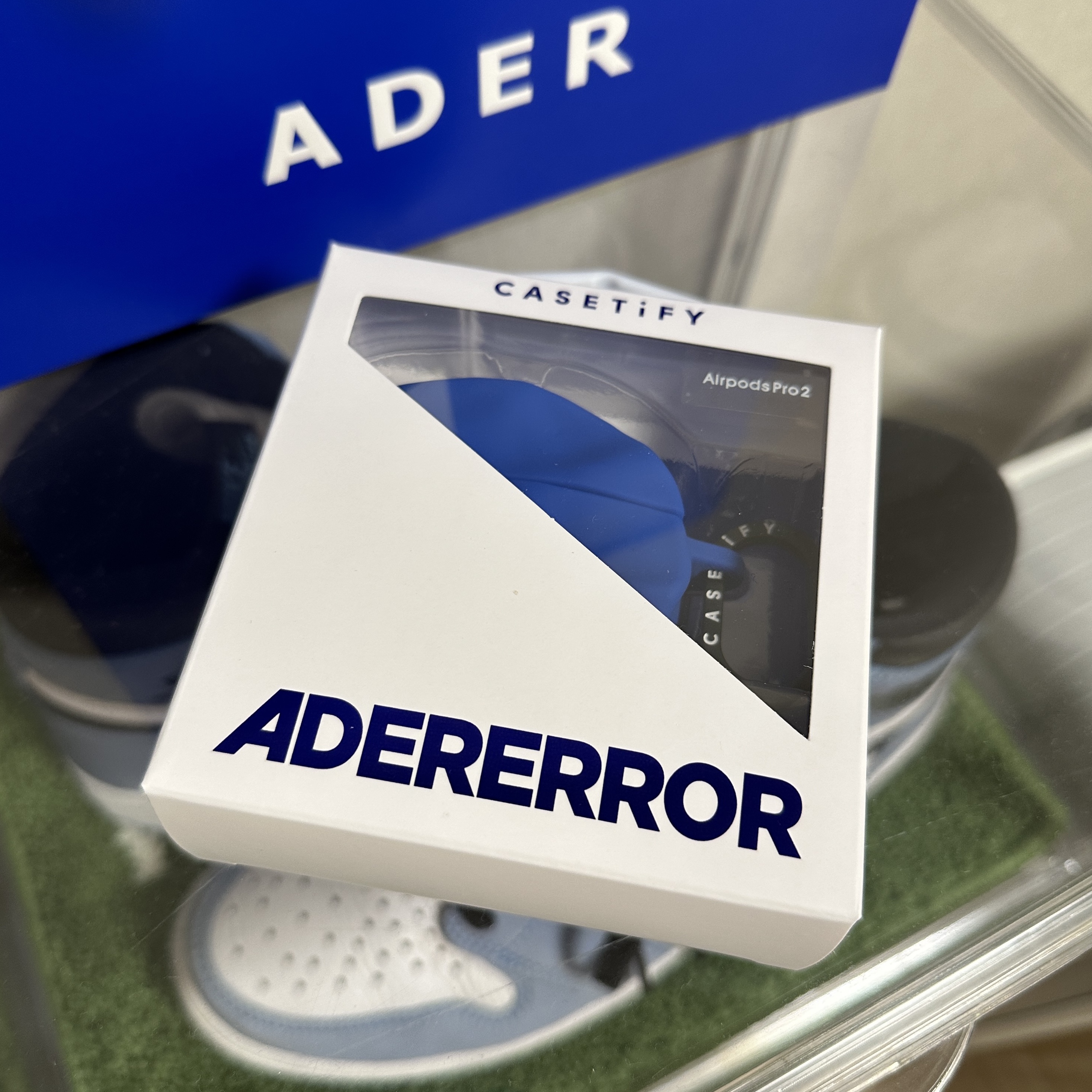 Casetify x Ader Error Wavy Collectable AirPods Pro 1st/2nd gen Case Blue 착용 스타일