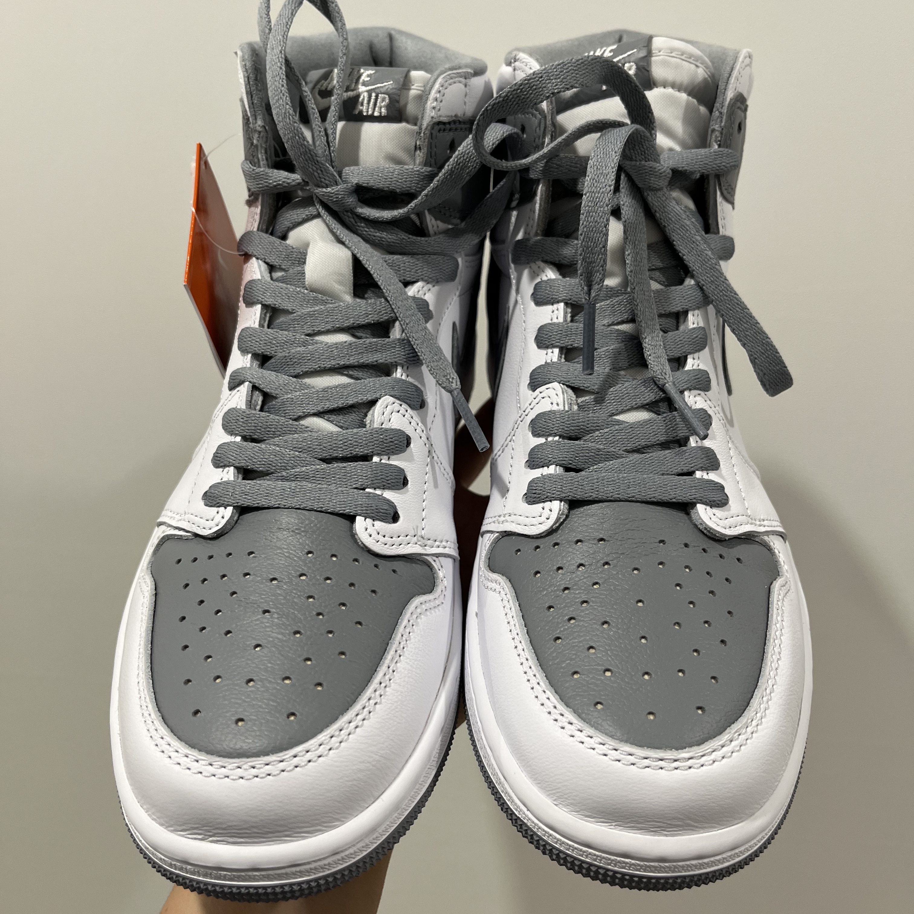 Jordan 1 Retro High OG Stealth 착용 스타일 - 4