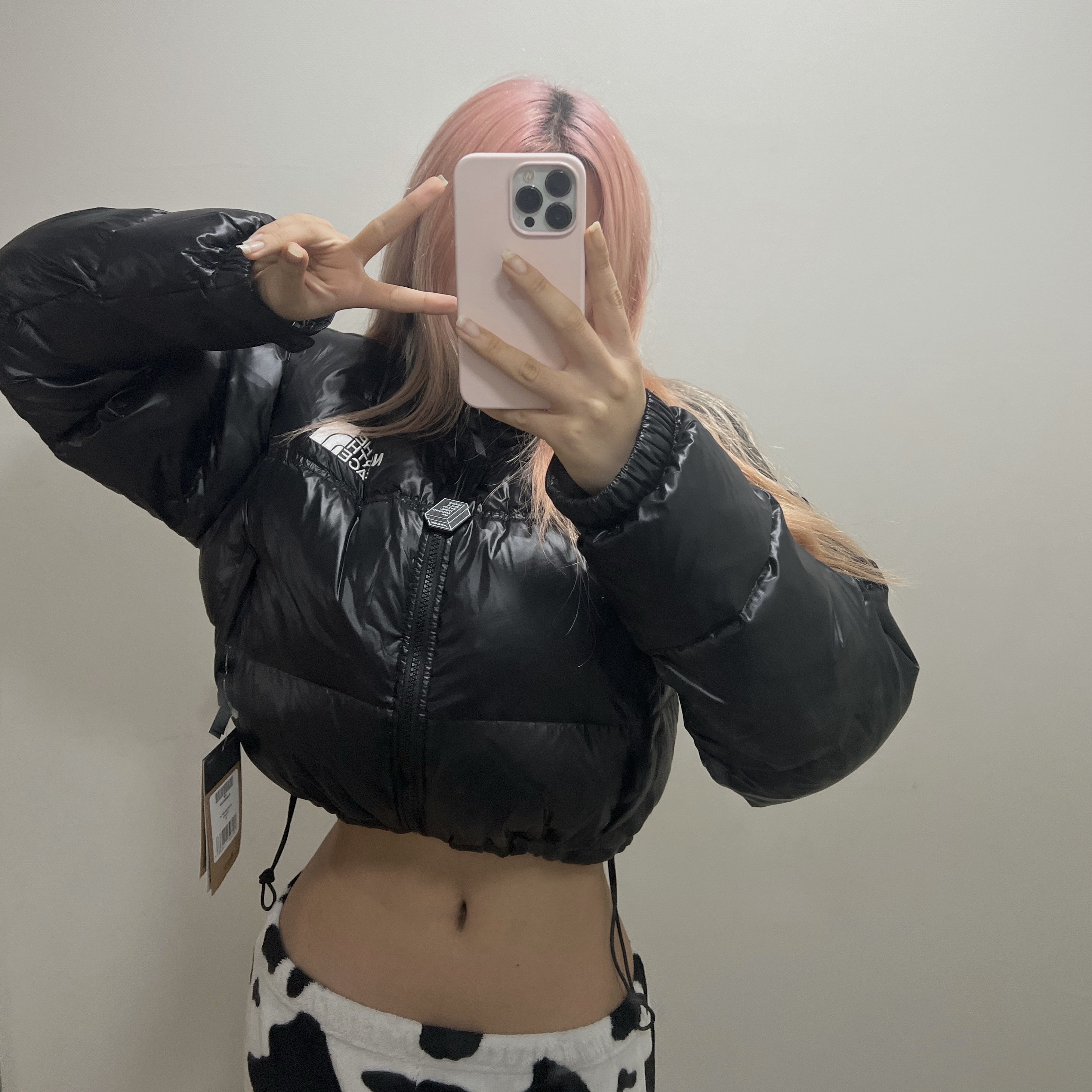 (W) The North Face Nuptse Short Jacket TNF Black 착용 스타일 - 1