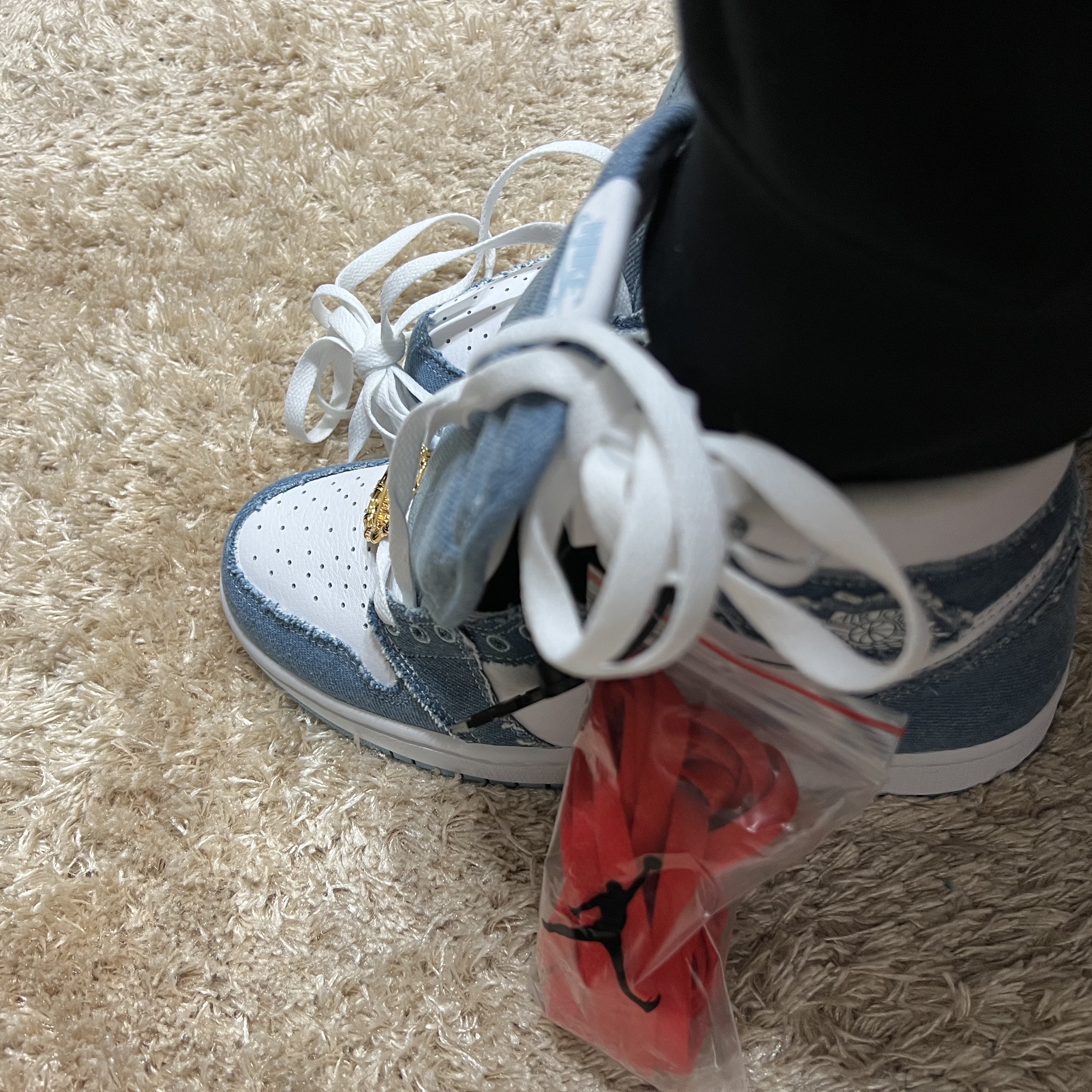 (W) Jordan 1 Retro High OG Denim 착용 스타일 - 2