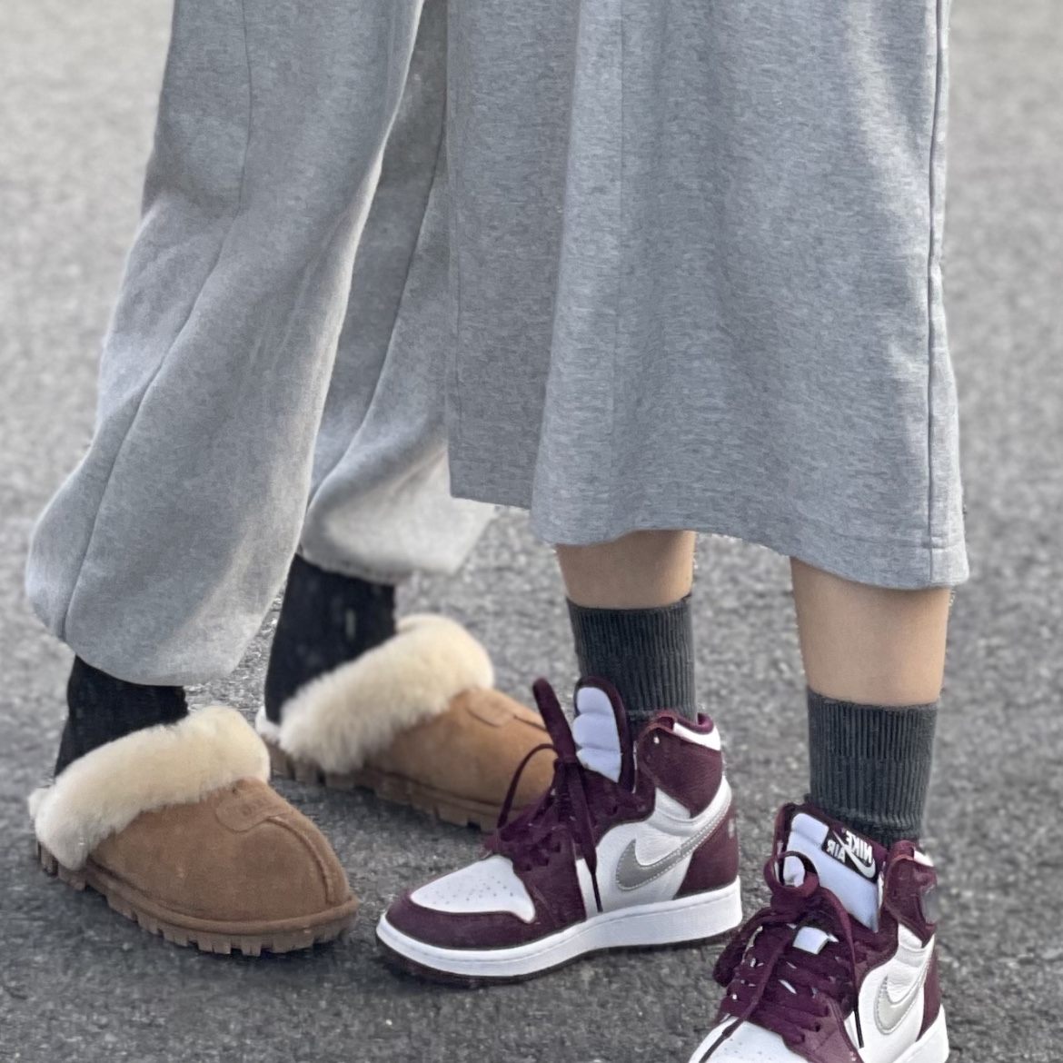 (GS) Jordan 1 Retro High OG Bordeaux, (W) UGG Coquette Slipper Chestnut 착용 스타일